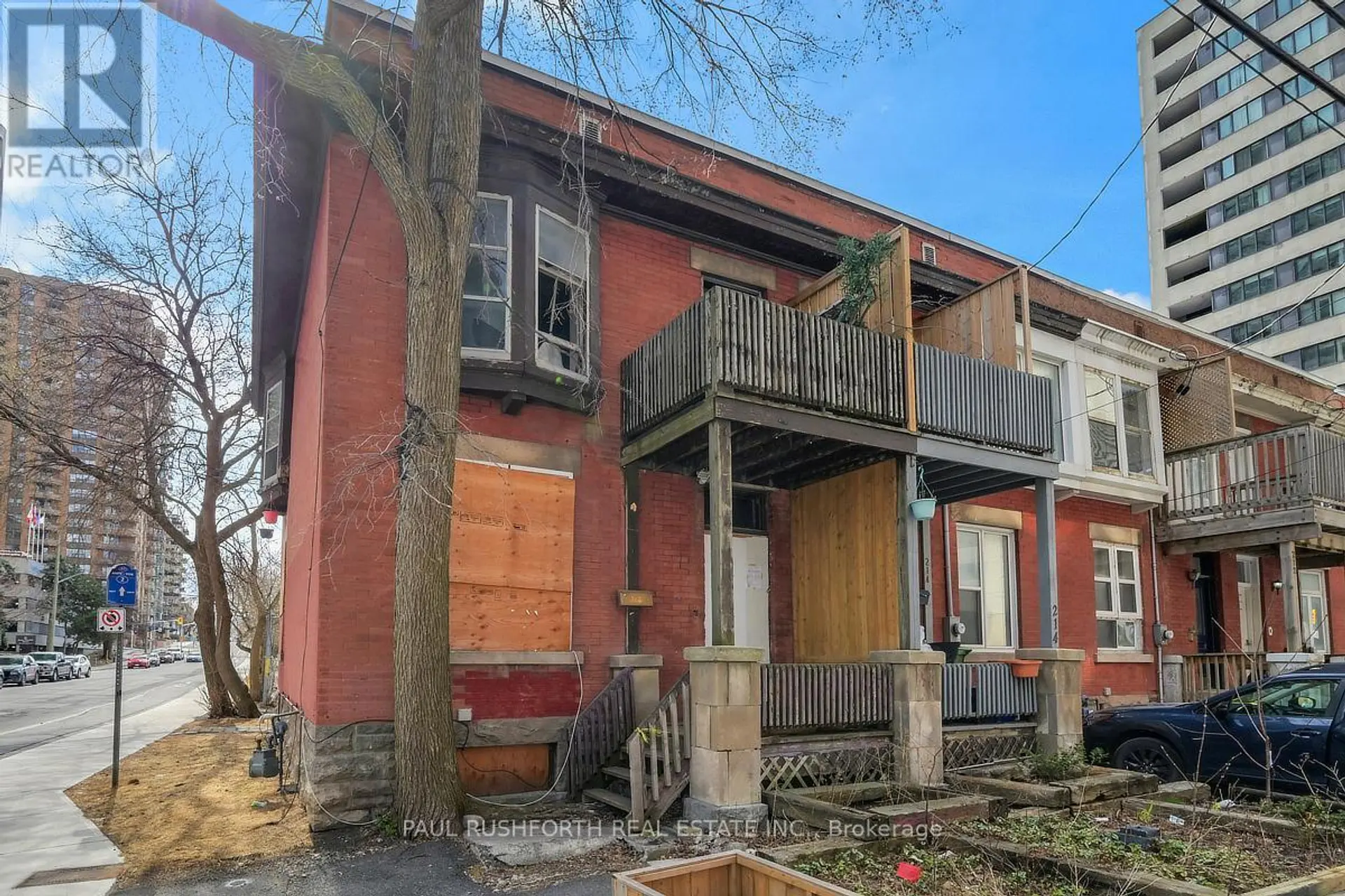 216 BAY STREET - Image 1