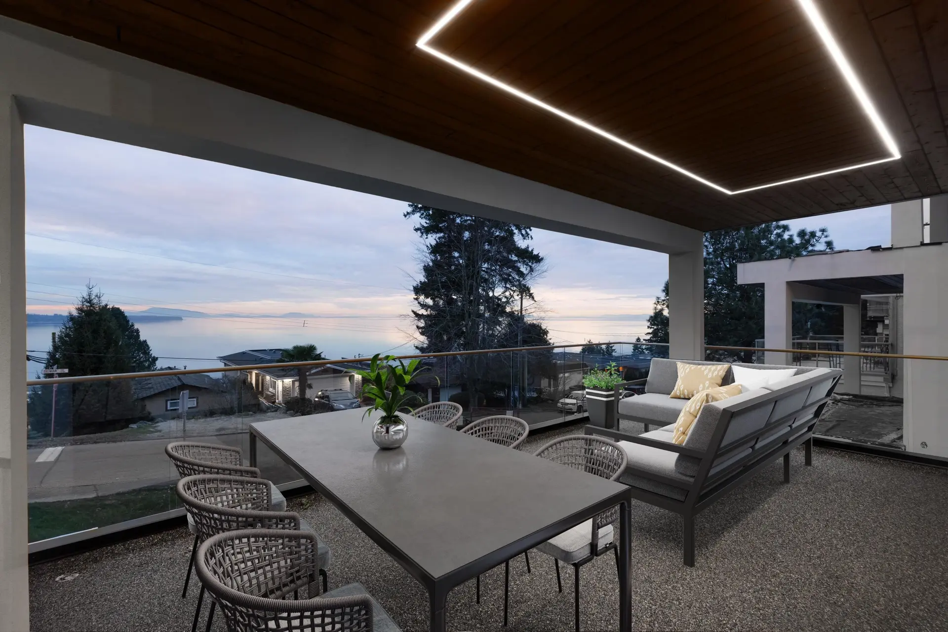 Property at 14799 Oxenham Avenue, White Rock, BC