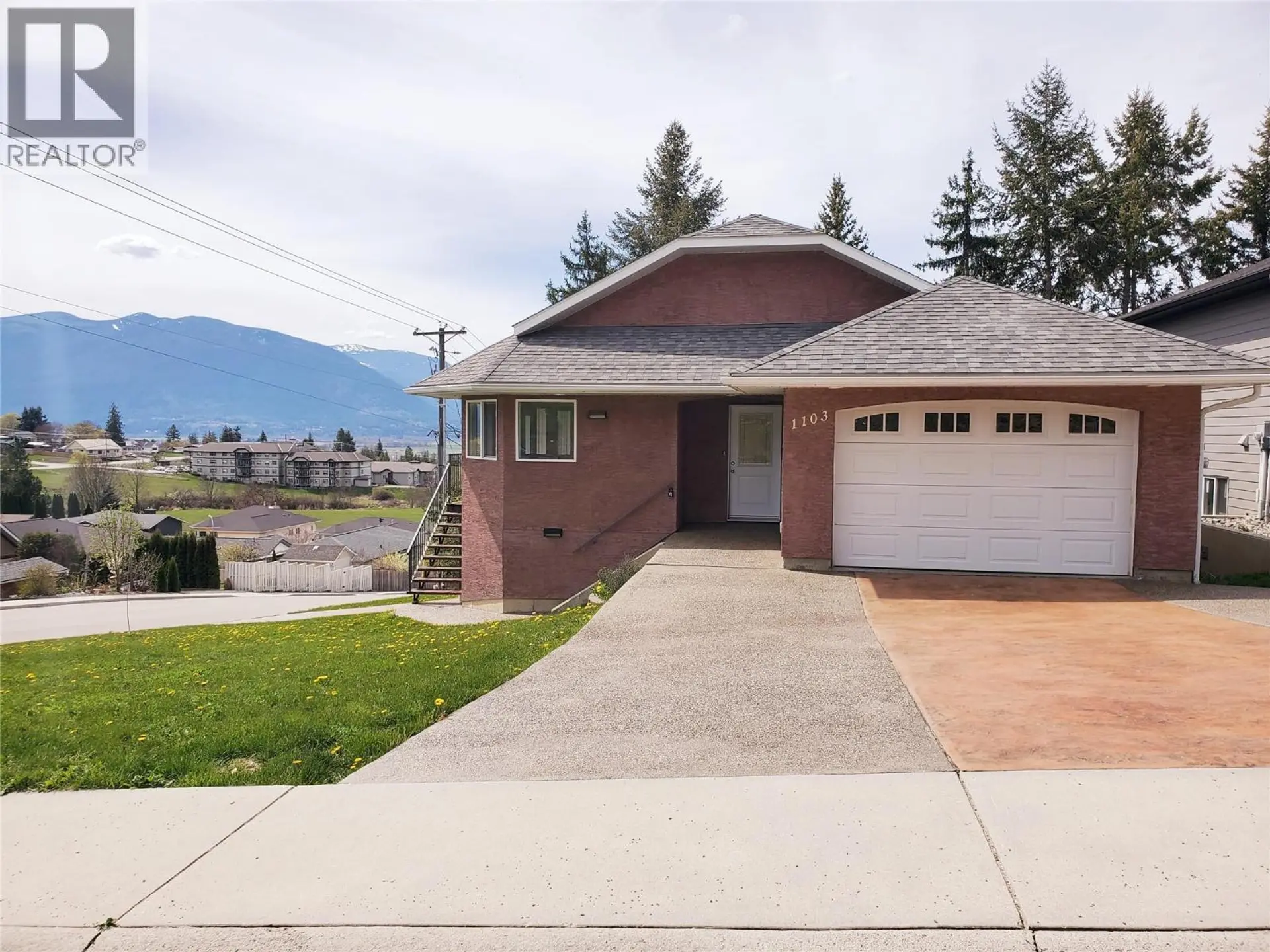 Property at 1103 12th Avenue N, Creston, BC