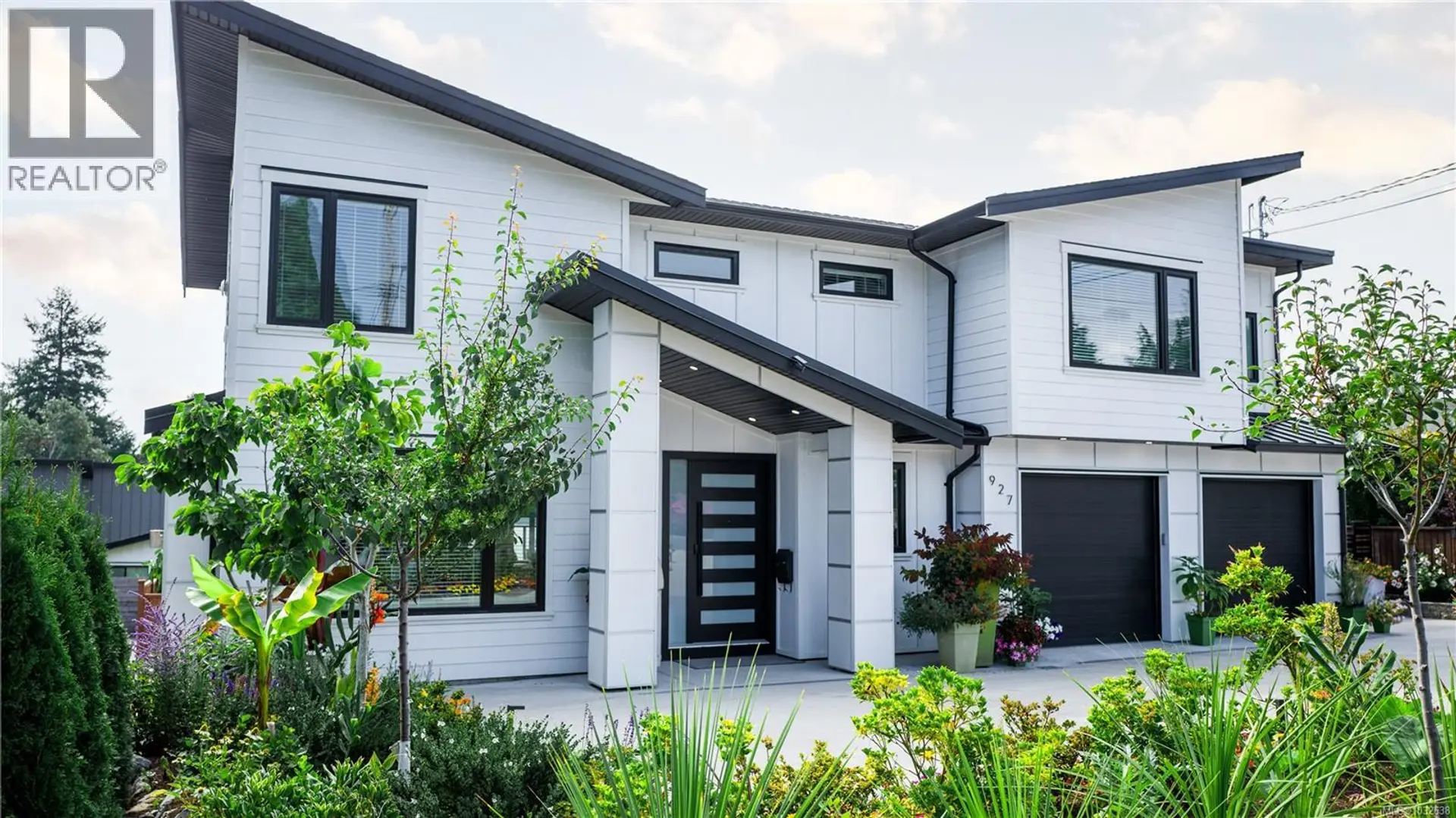 Property at 927 Beckwith Ave, Saanich, BC