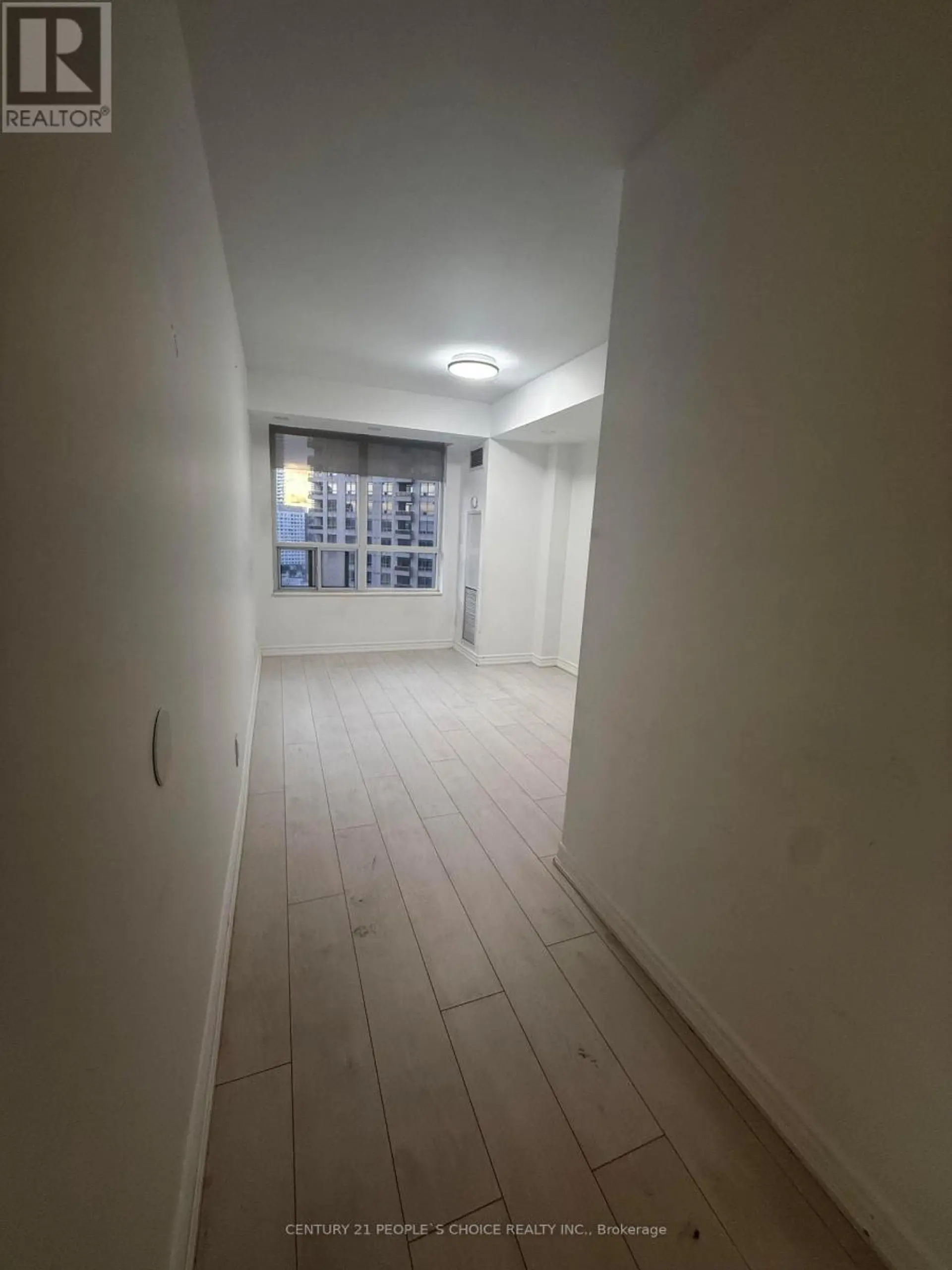 #1906 3880 DUKE OF YORK BOULEVARD - Image 8