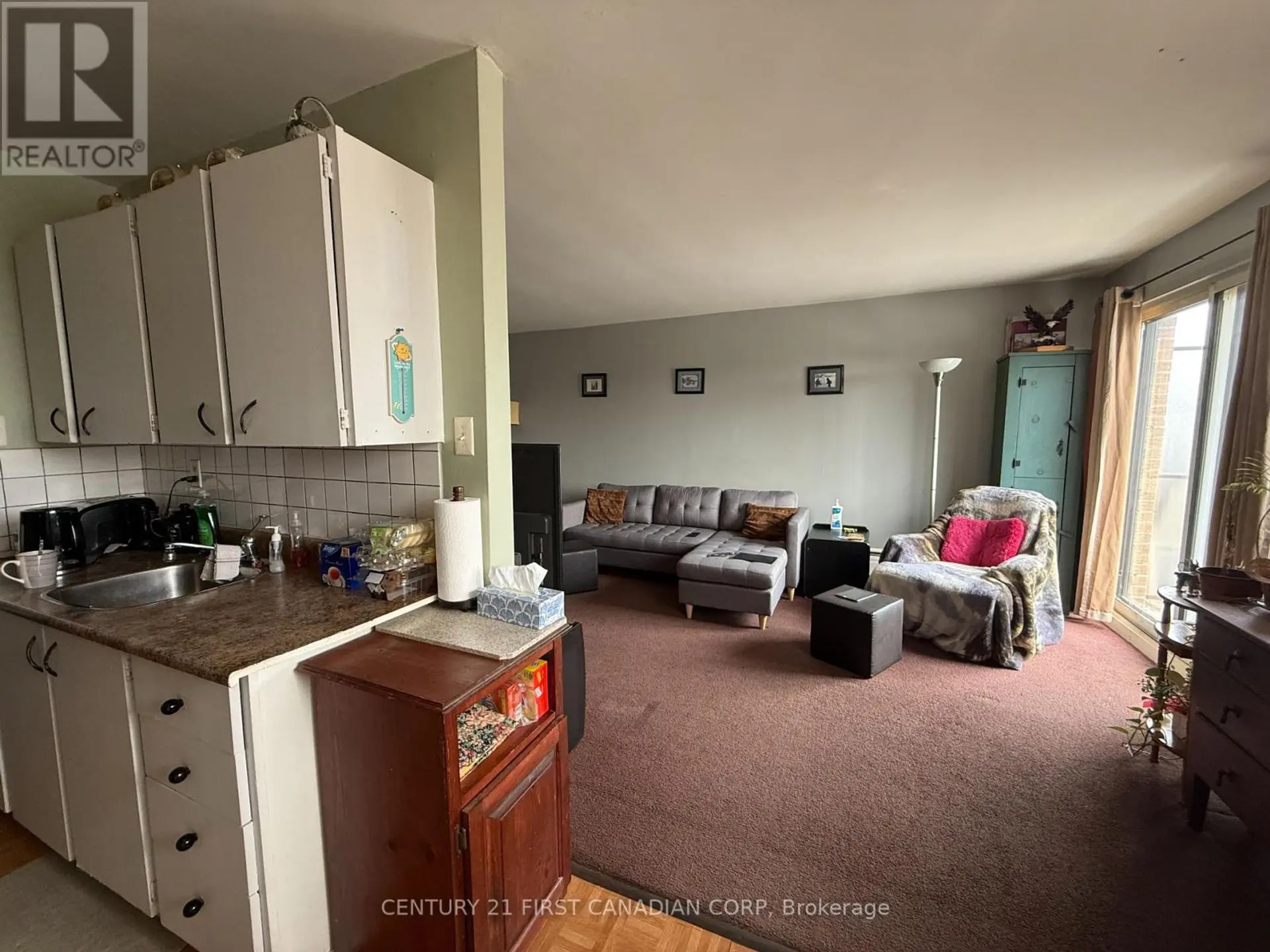 #304 1830 DUMONT STREET - Image 9