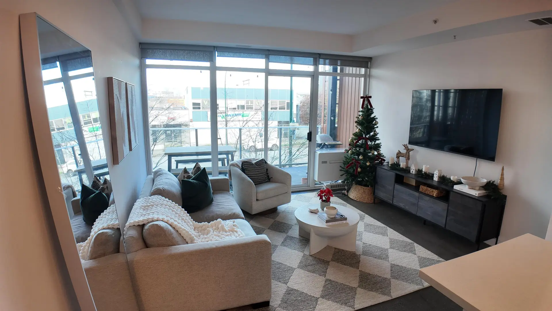 #206 256 E 2nd Avenue - Image 3