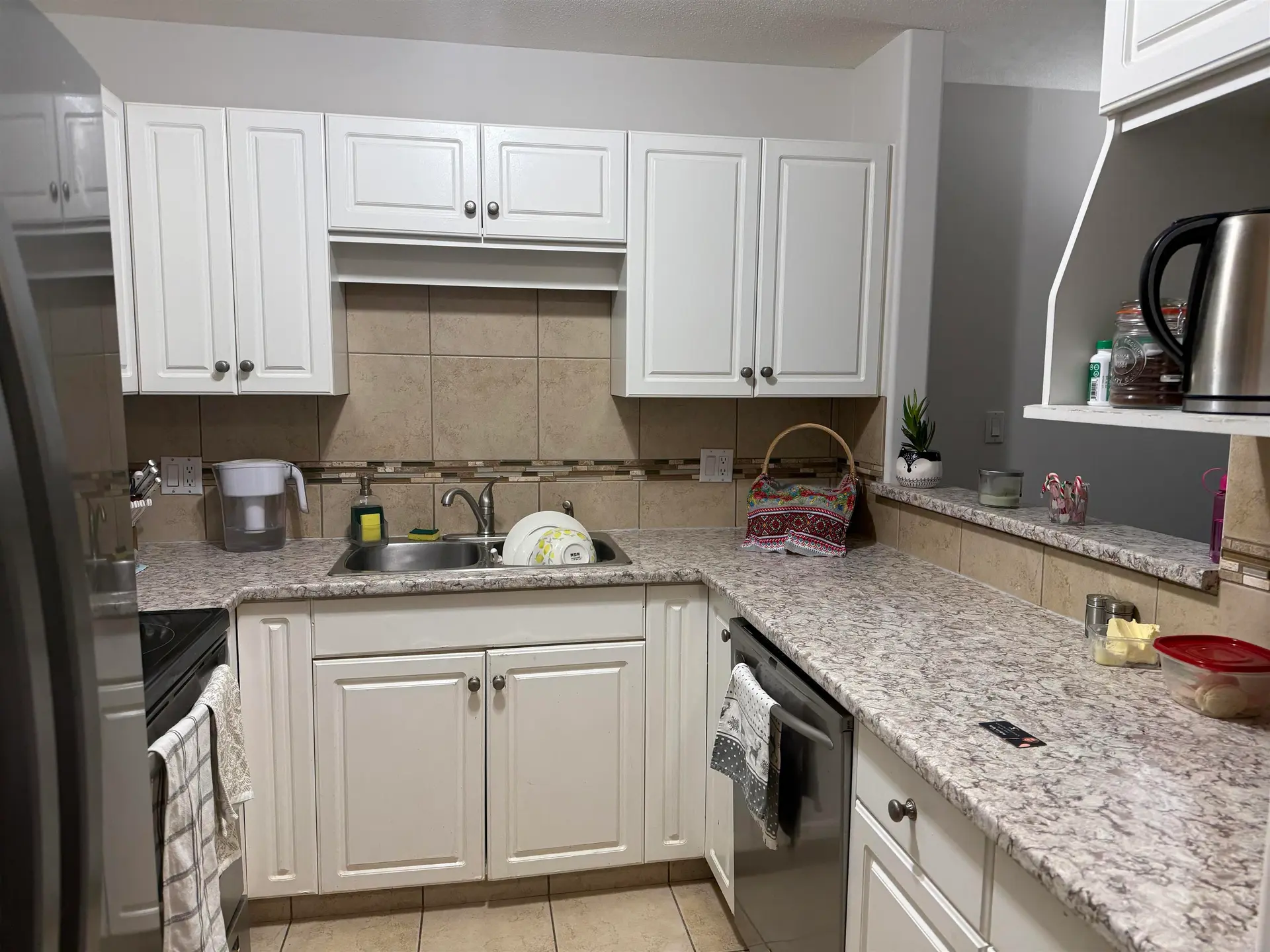 #106 46693 Yale Road - Image 3