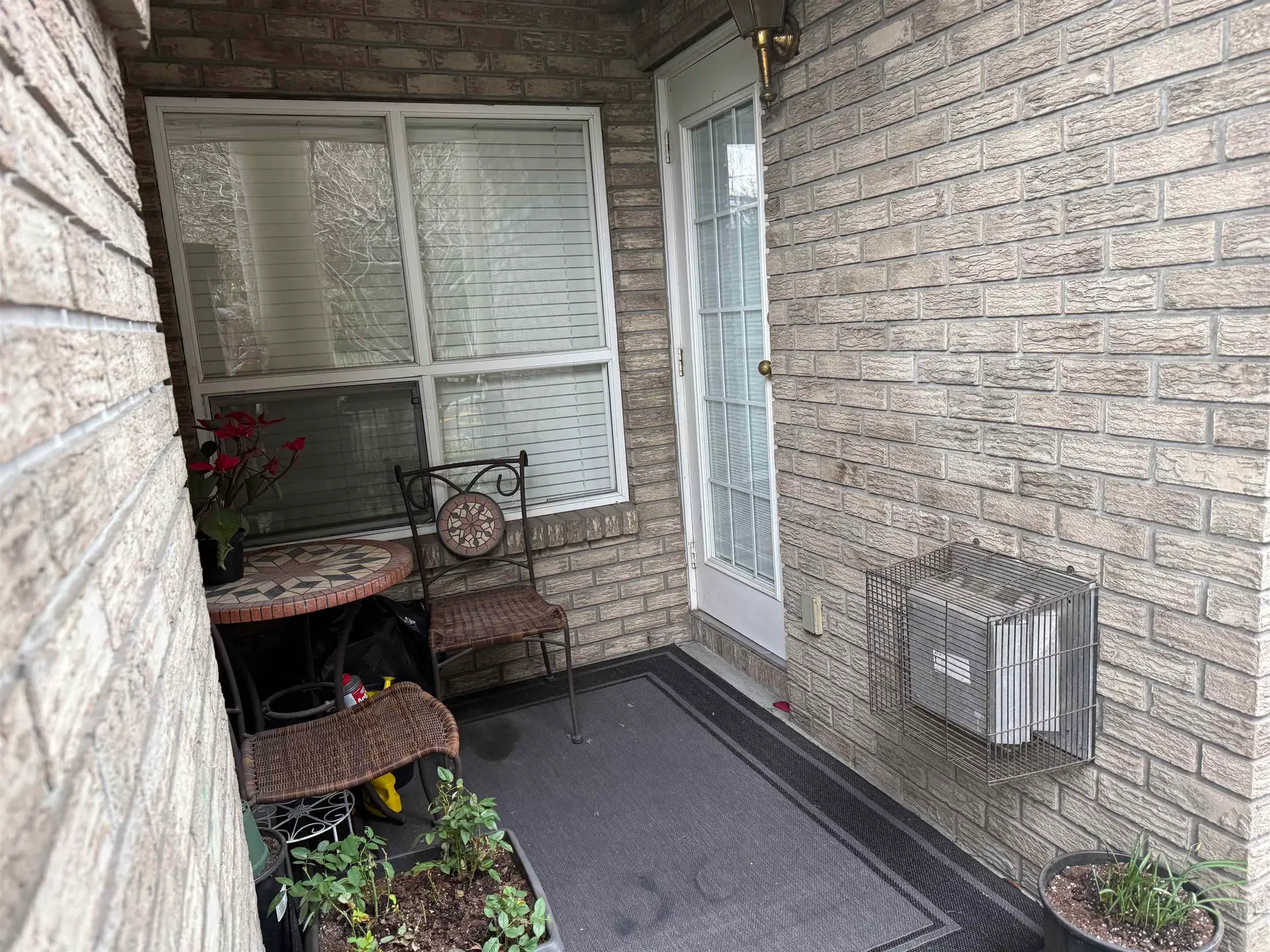 #106 46693 Yale Road - Image 4