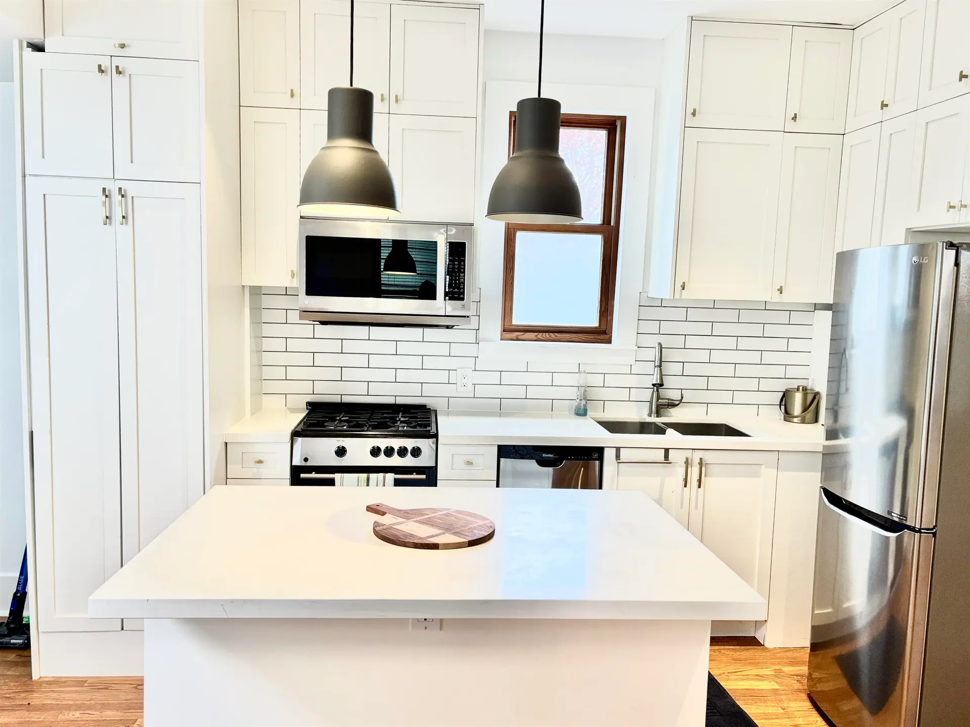 277 E 22nd Avenue - Image 2