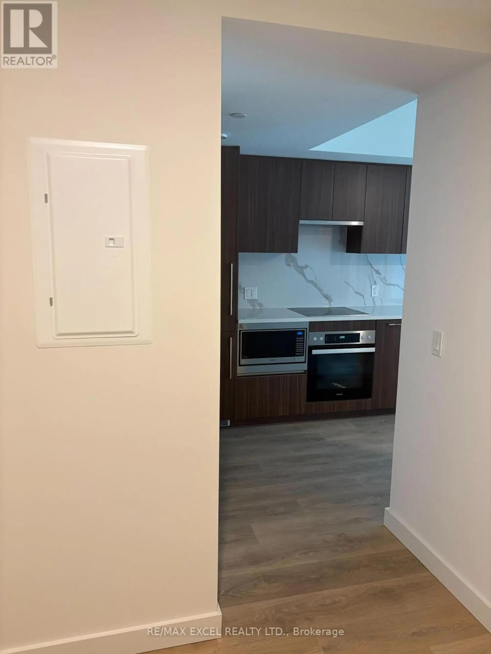 #627 3 CONCORD CITYPLACE WAY - Image 2