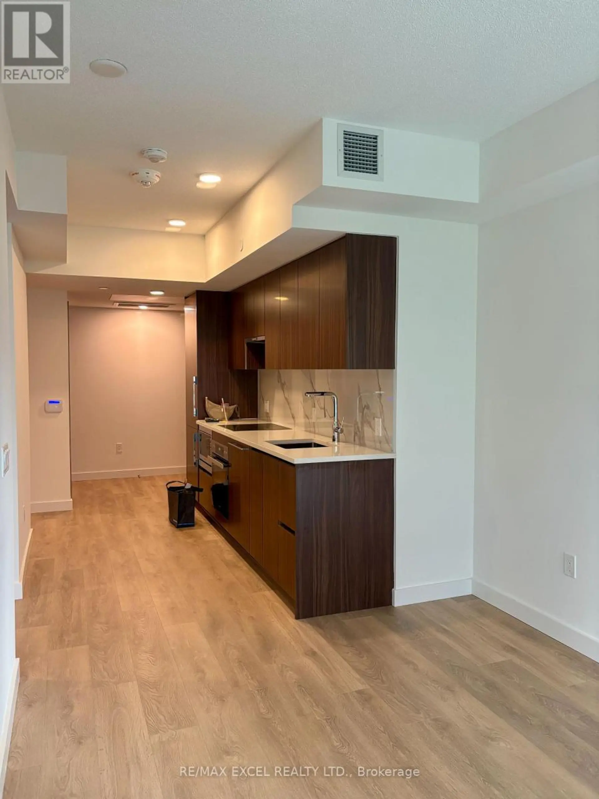 #627 3 CONCORD CITYPLACE WAY - Image 3