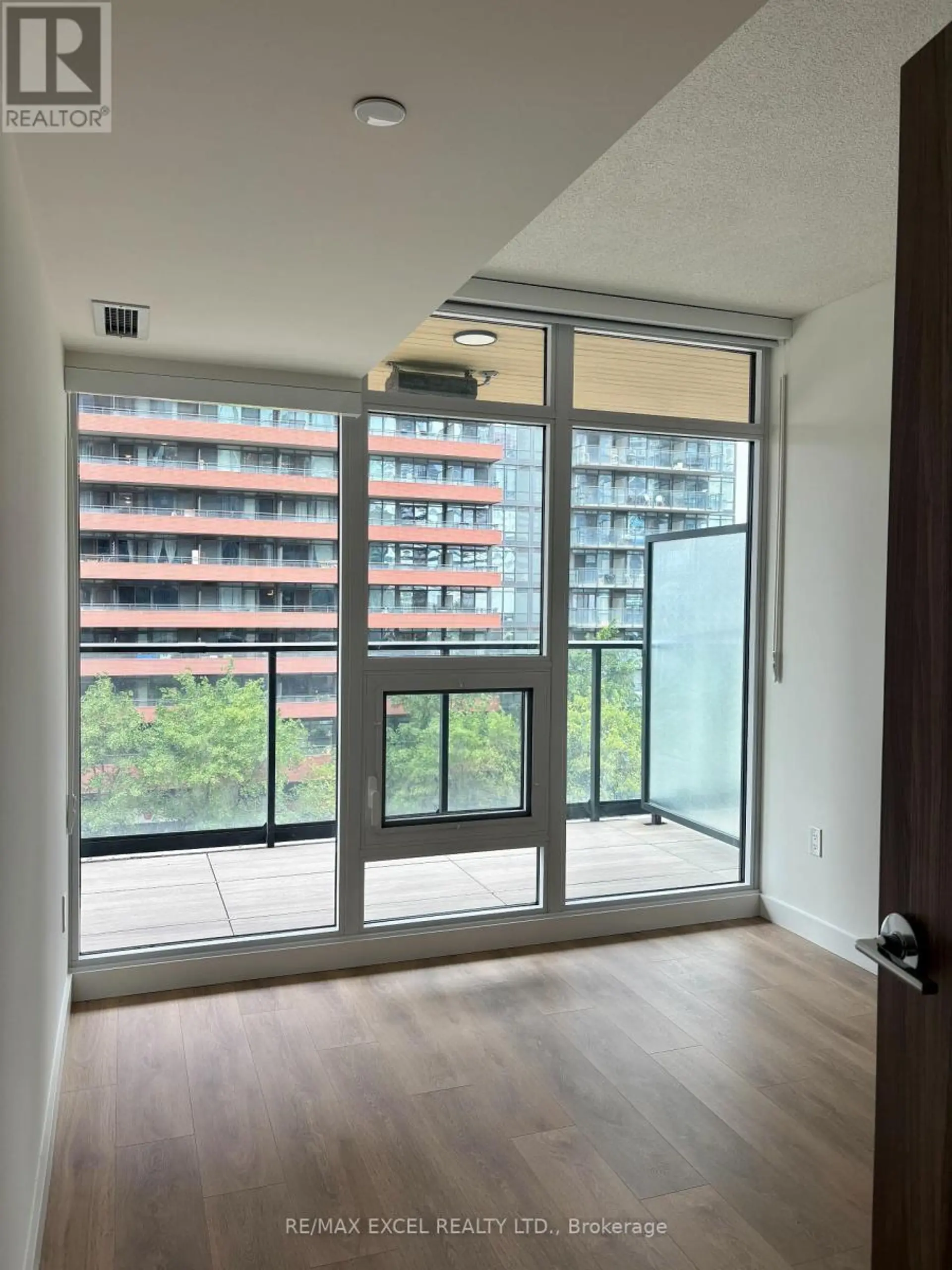 #627 3 CONCORD CITYPLACE WAY - Image 6