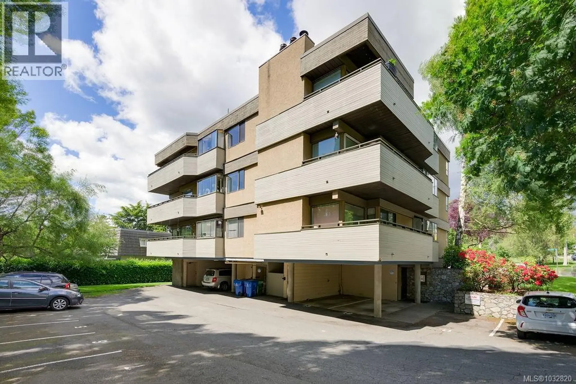 Property at #402 3274 Glasgow Ave, Saanich, BC