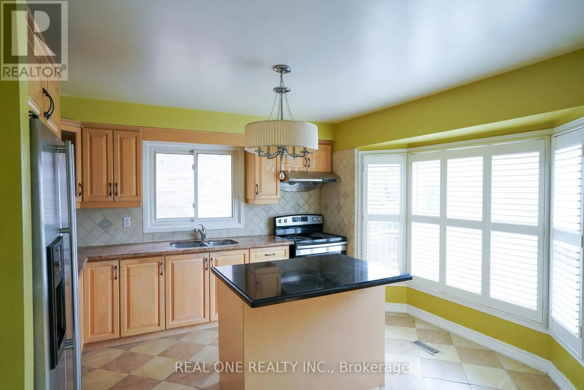 476 BUD GREGORY BOULEVARD - Image 2