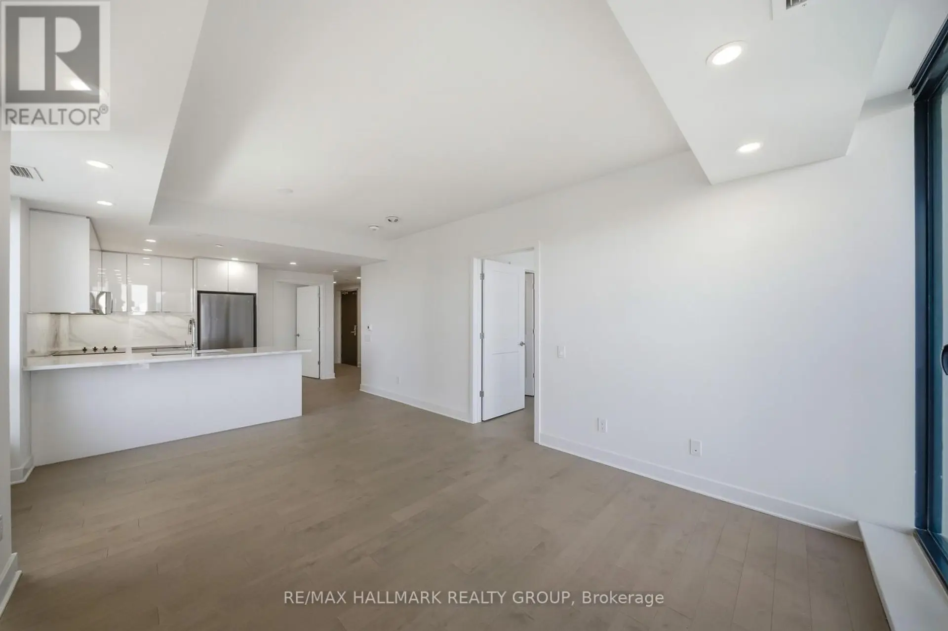 #1407 180 GEORGE STREET - Image 11