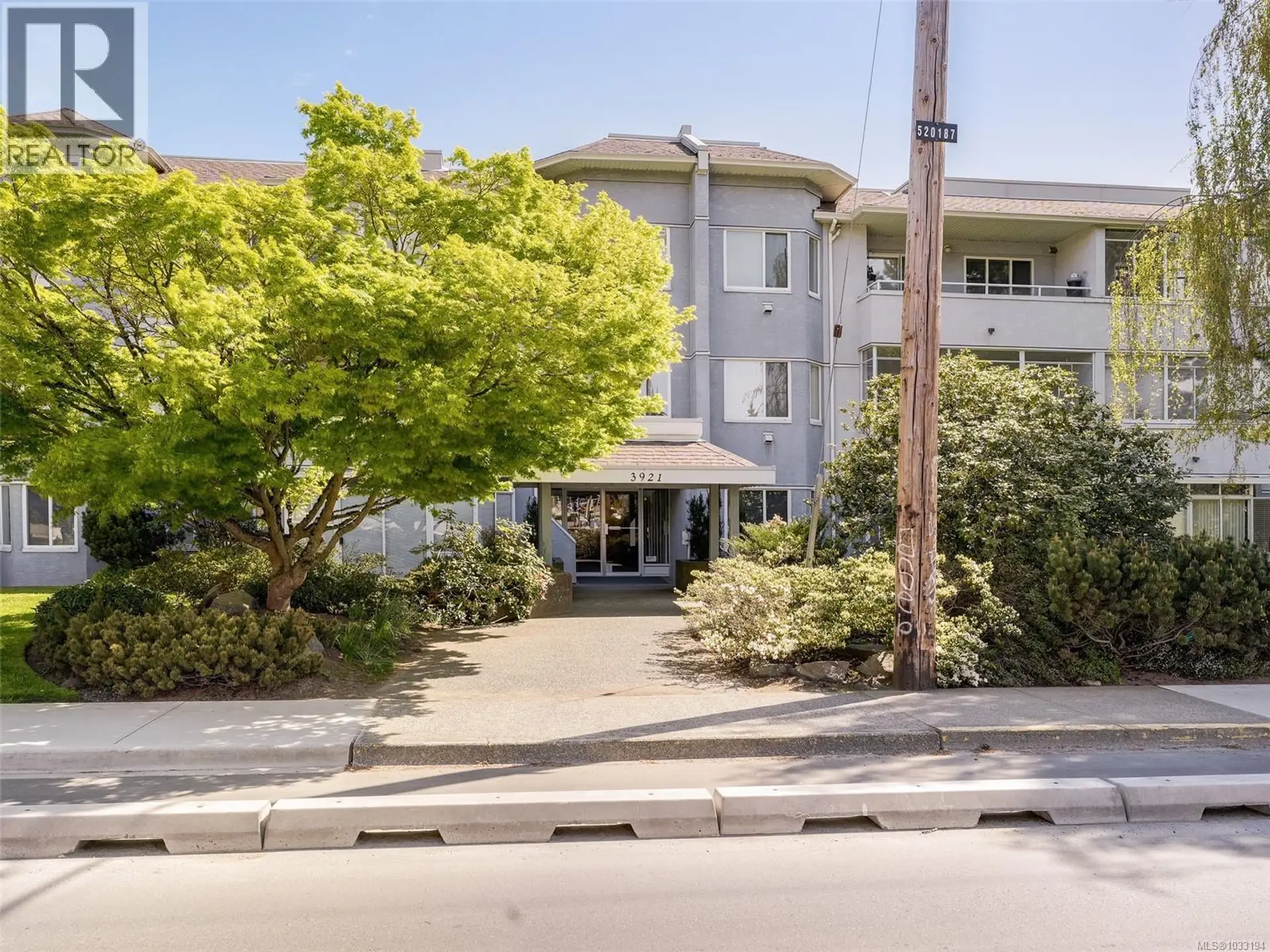 Property at #208 3921 Shelbourne St, Saanich, BC