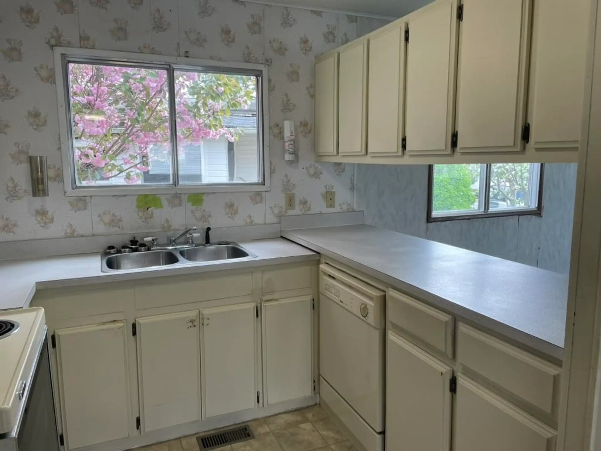 #44 45640 Watson Road - Image 2