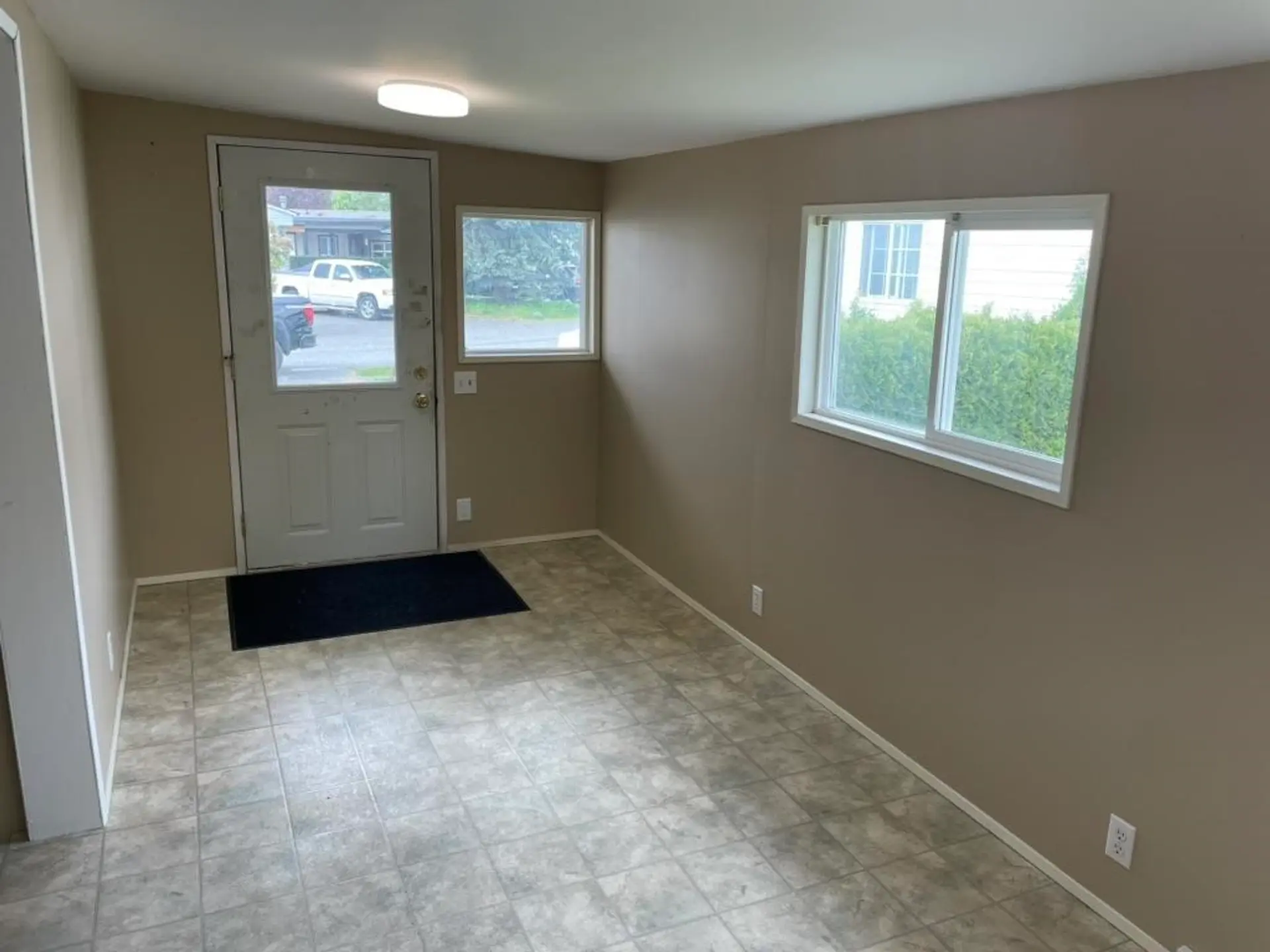 #44 45640 Watson Road - Image 5