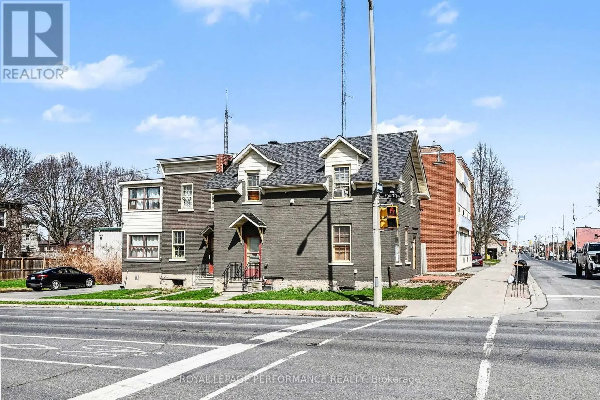 402 PITT STREET - Image 2