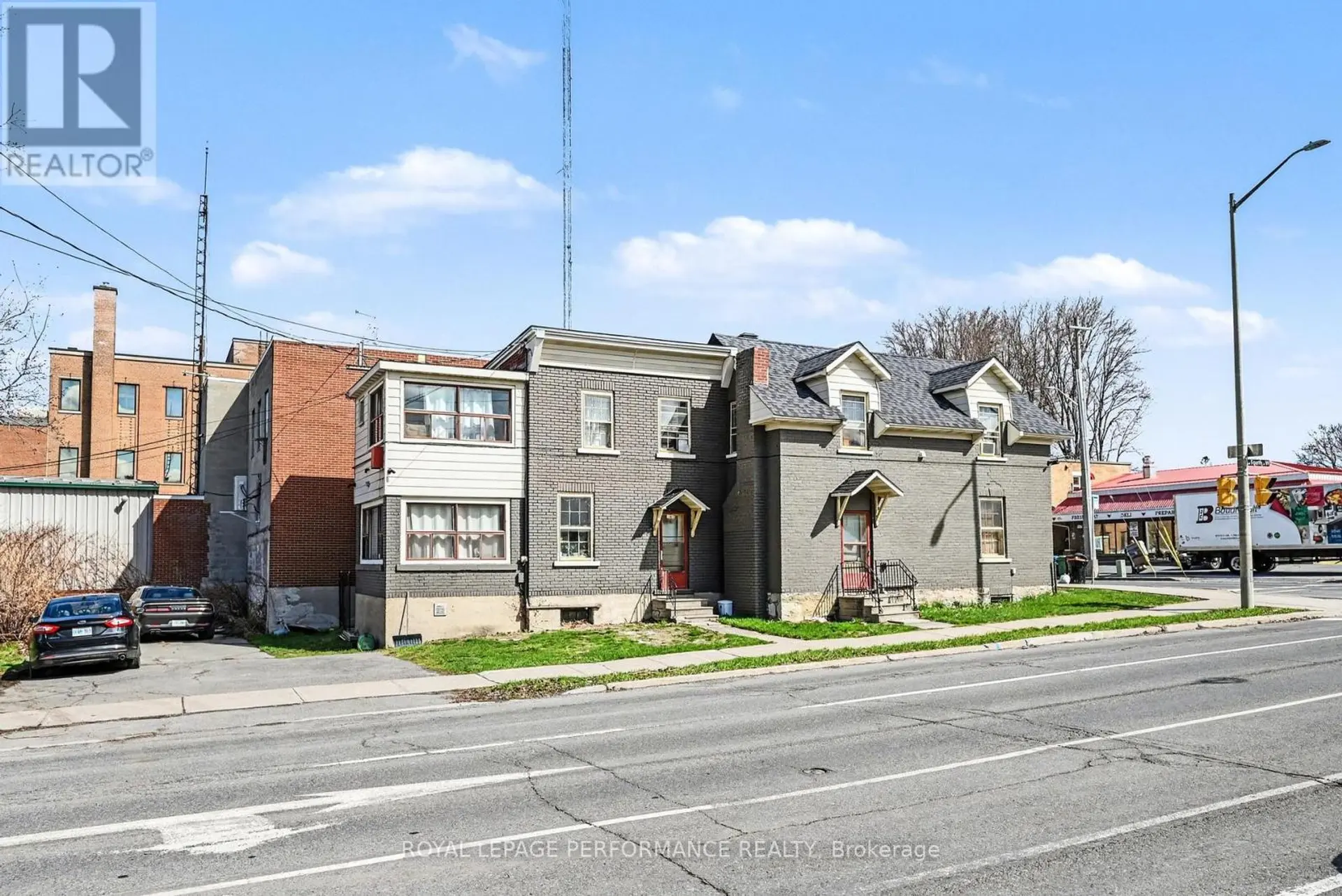402 PITT STREET - Image 3