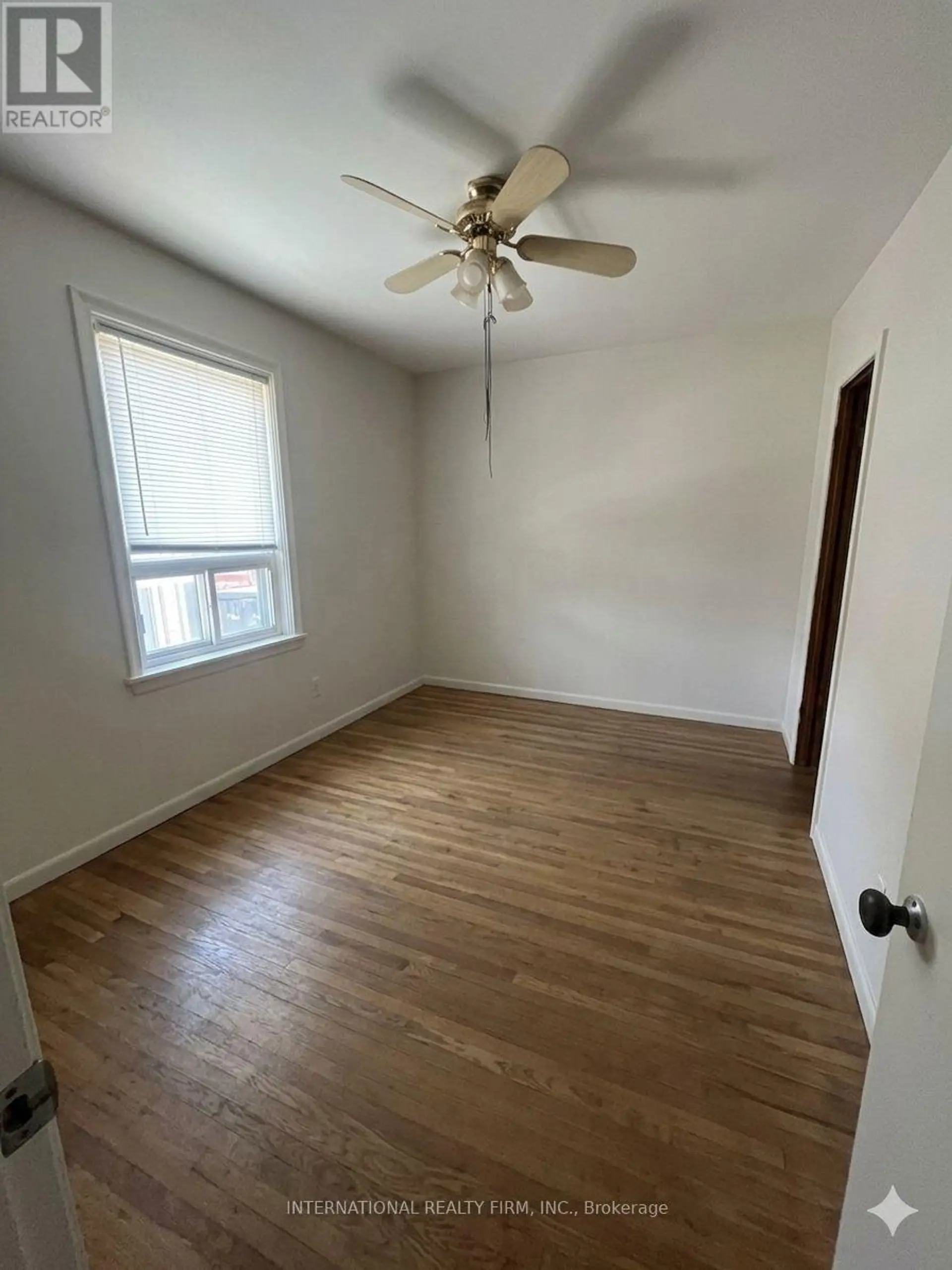 1481 MYRON DRIVE W - Image 4