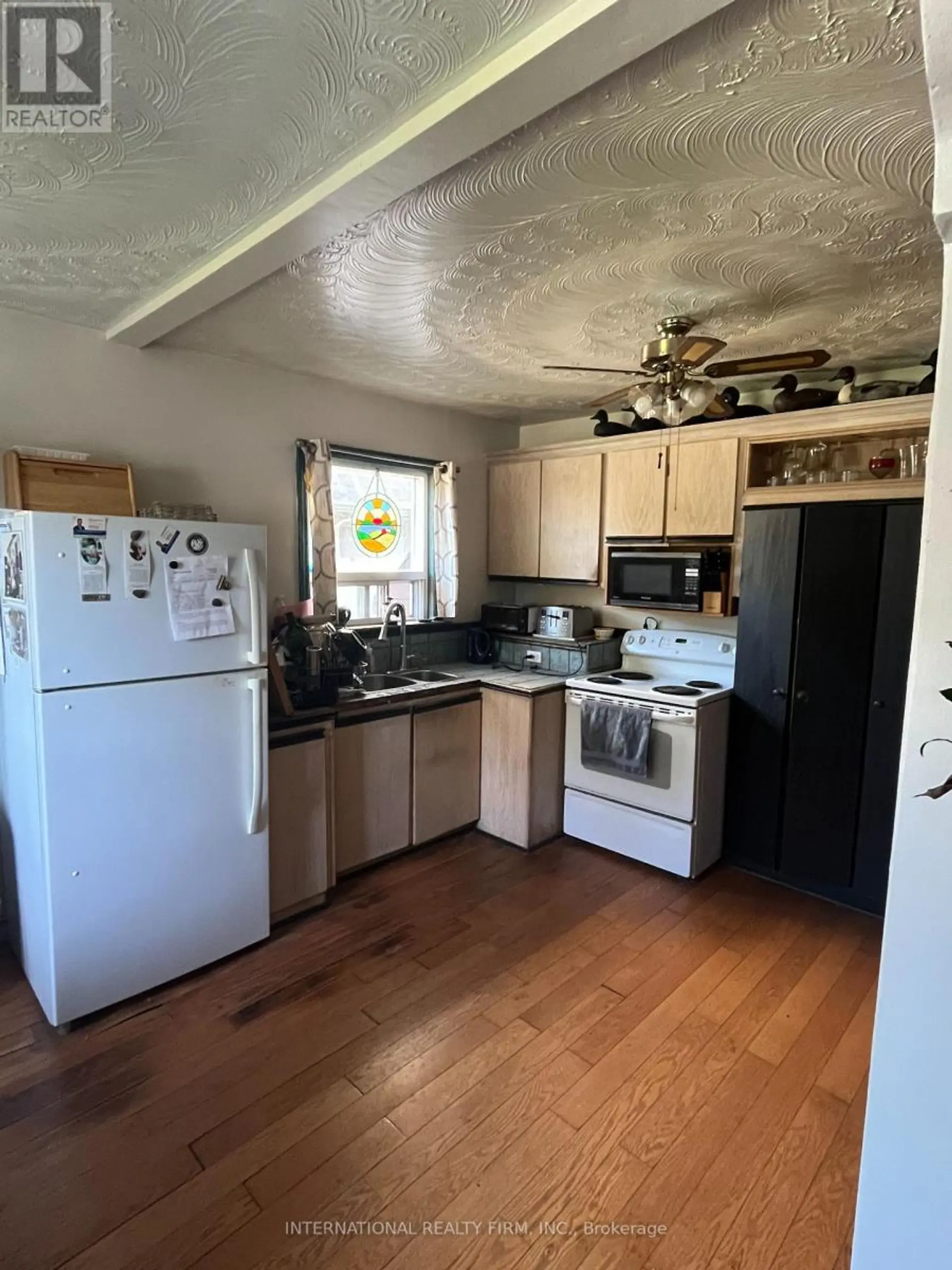 1481 MYRON DRIVE W - Image 6
