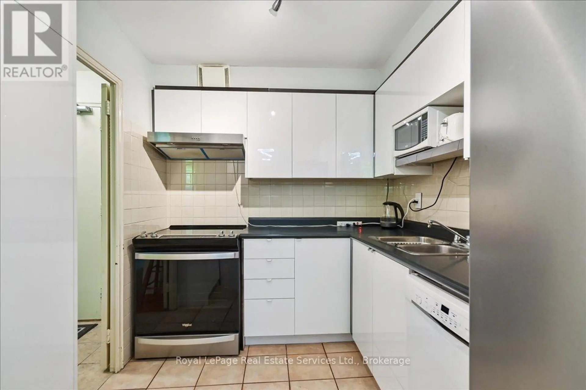 #203 100 COE HILL DRIVE - Image 11