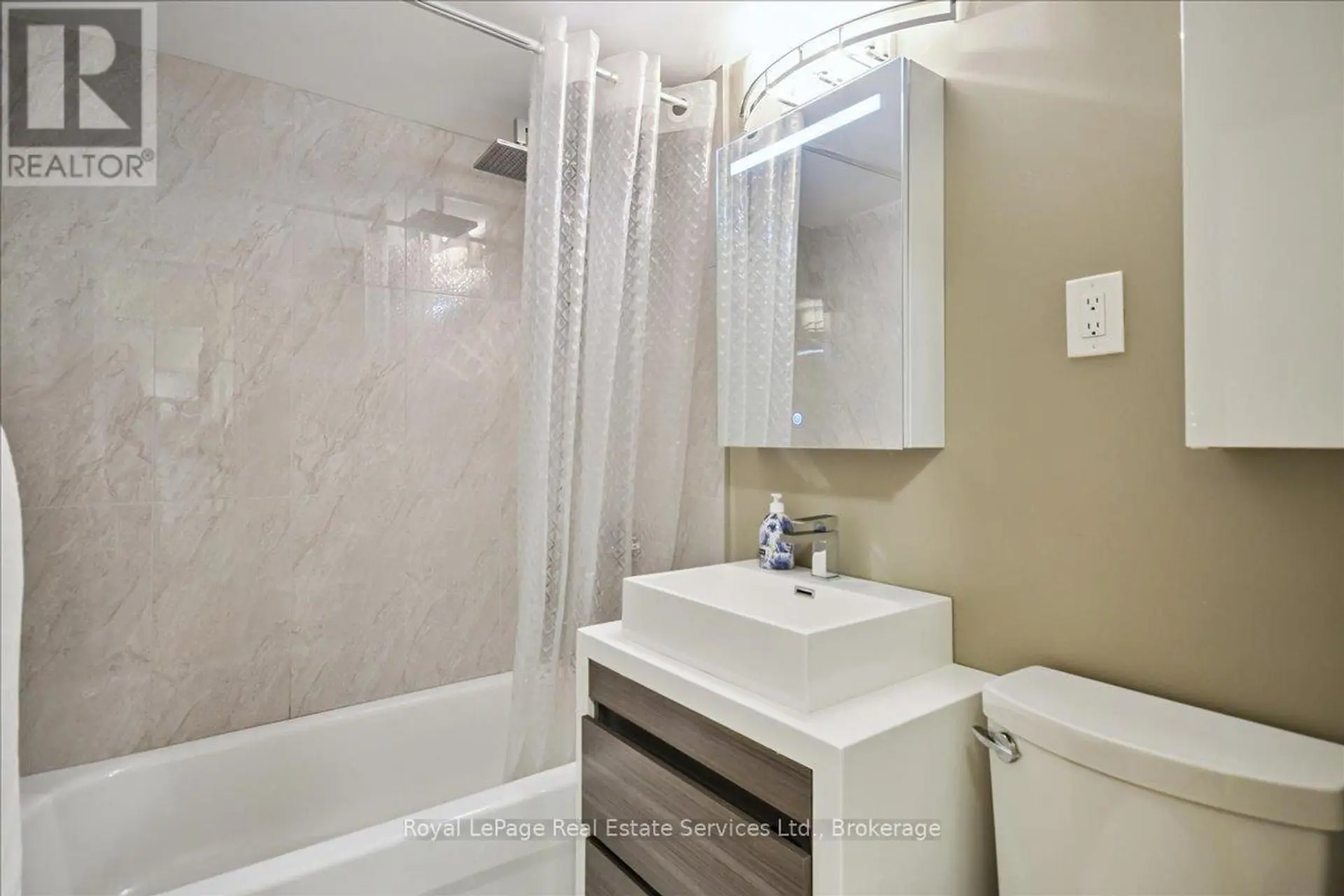#203 100 COE HILL DRIVE - Image 18