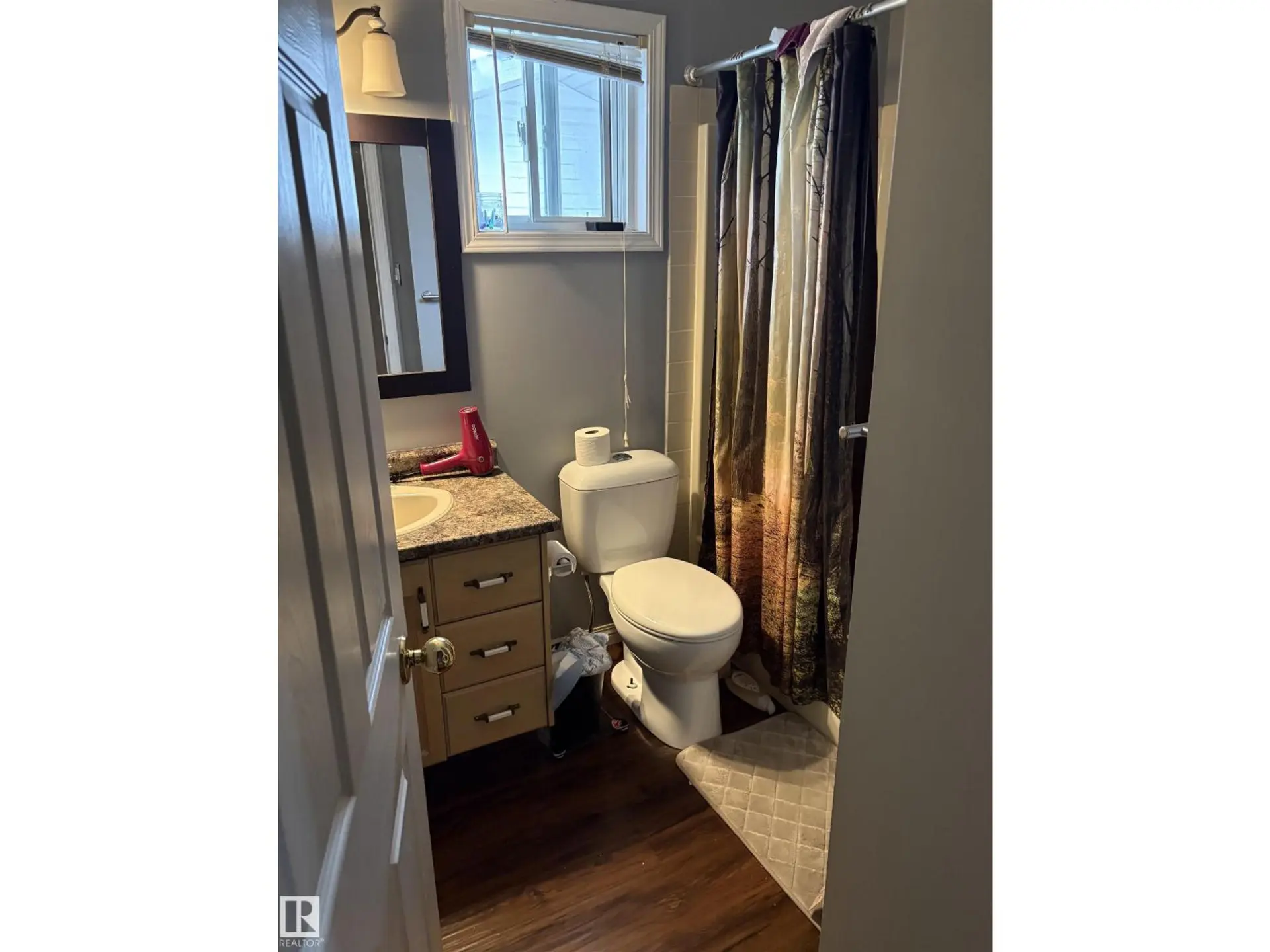 5306 44 ST - Image 14