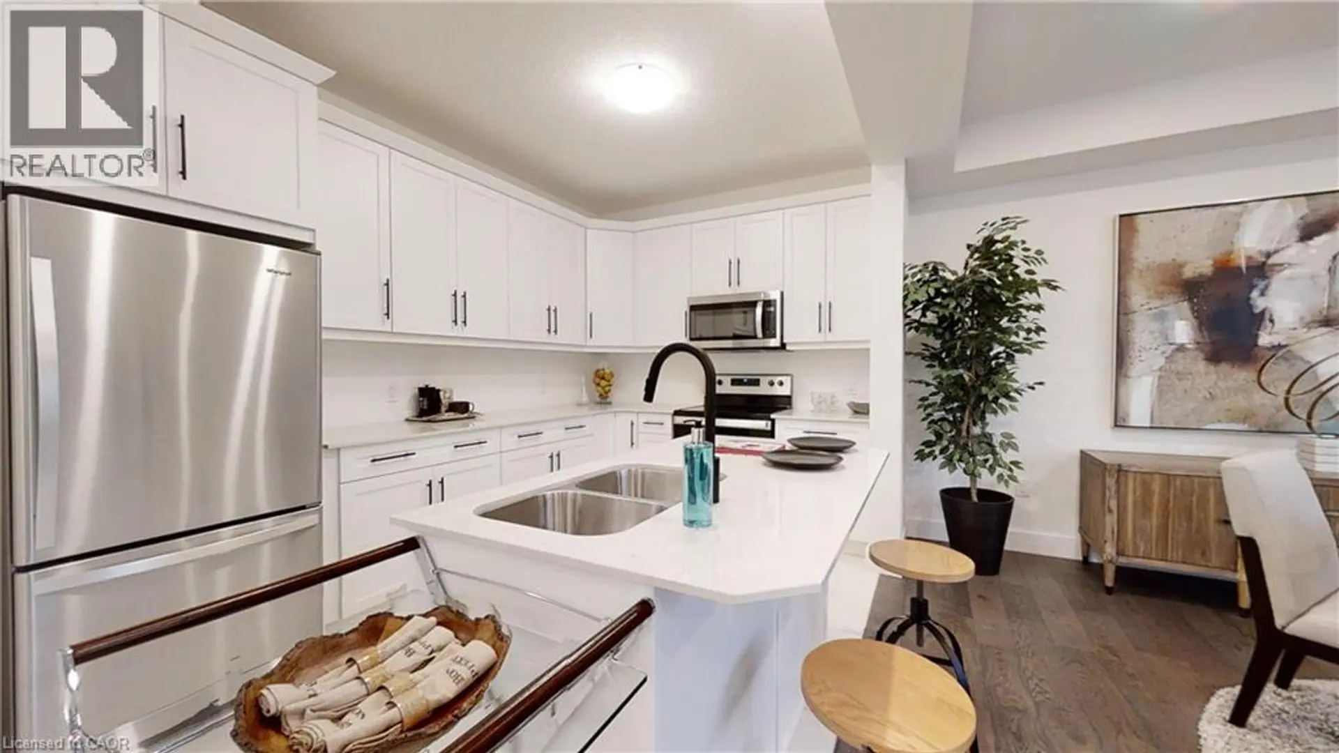 42 JULIE Court - Image 4