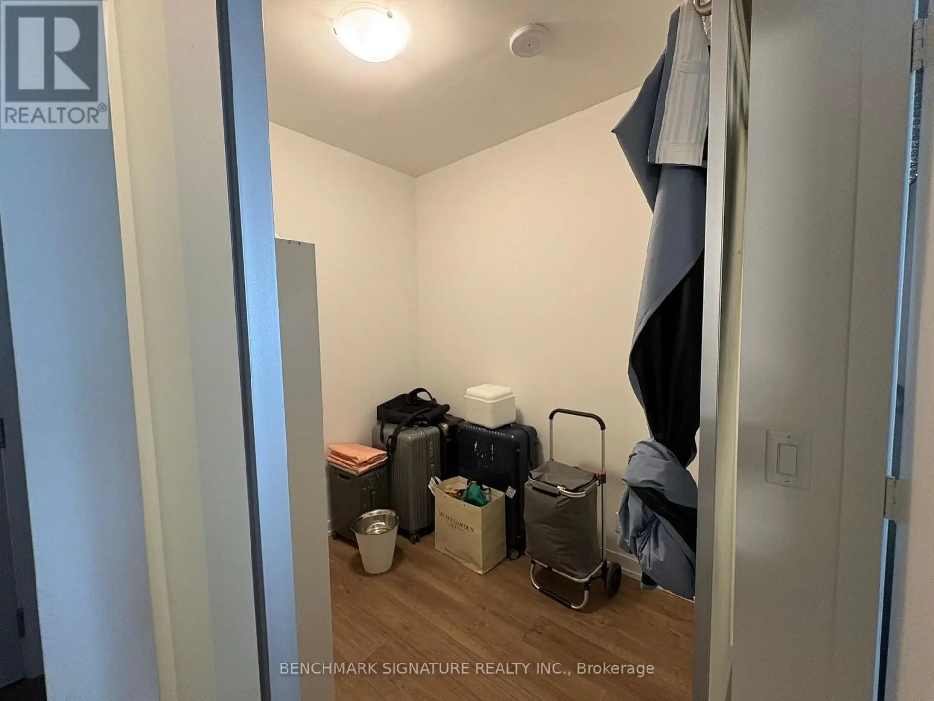 #605 203 COLLEGE STREET - Image 6