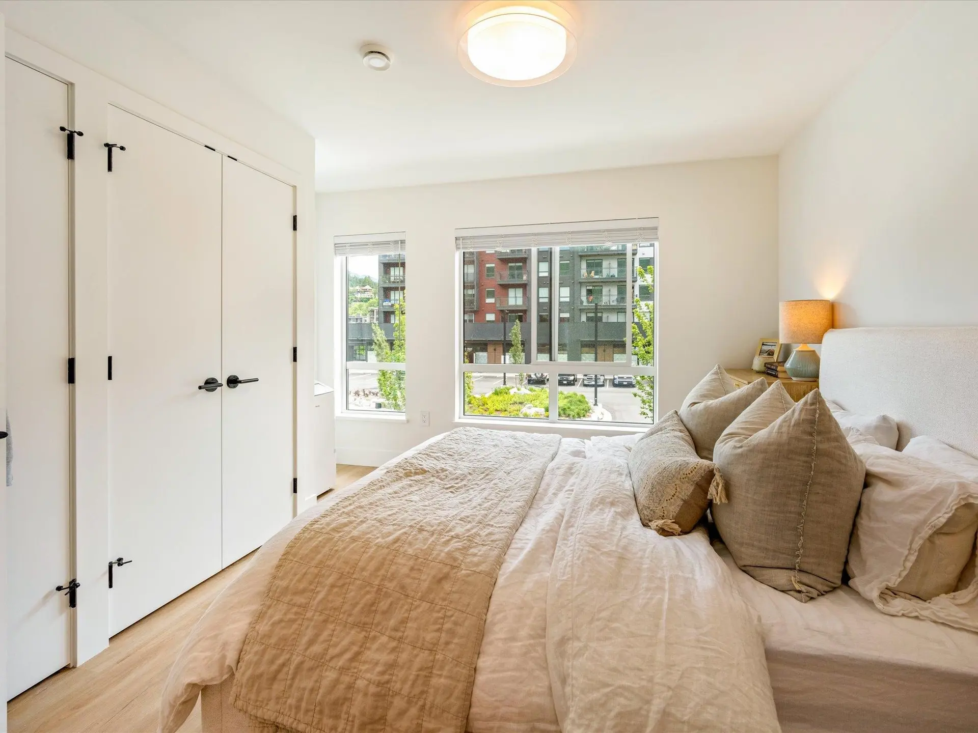 1425 Shoal Way - Image 7