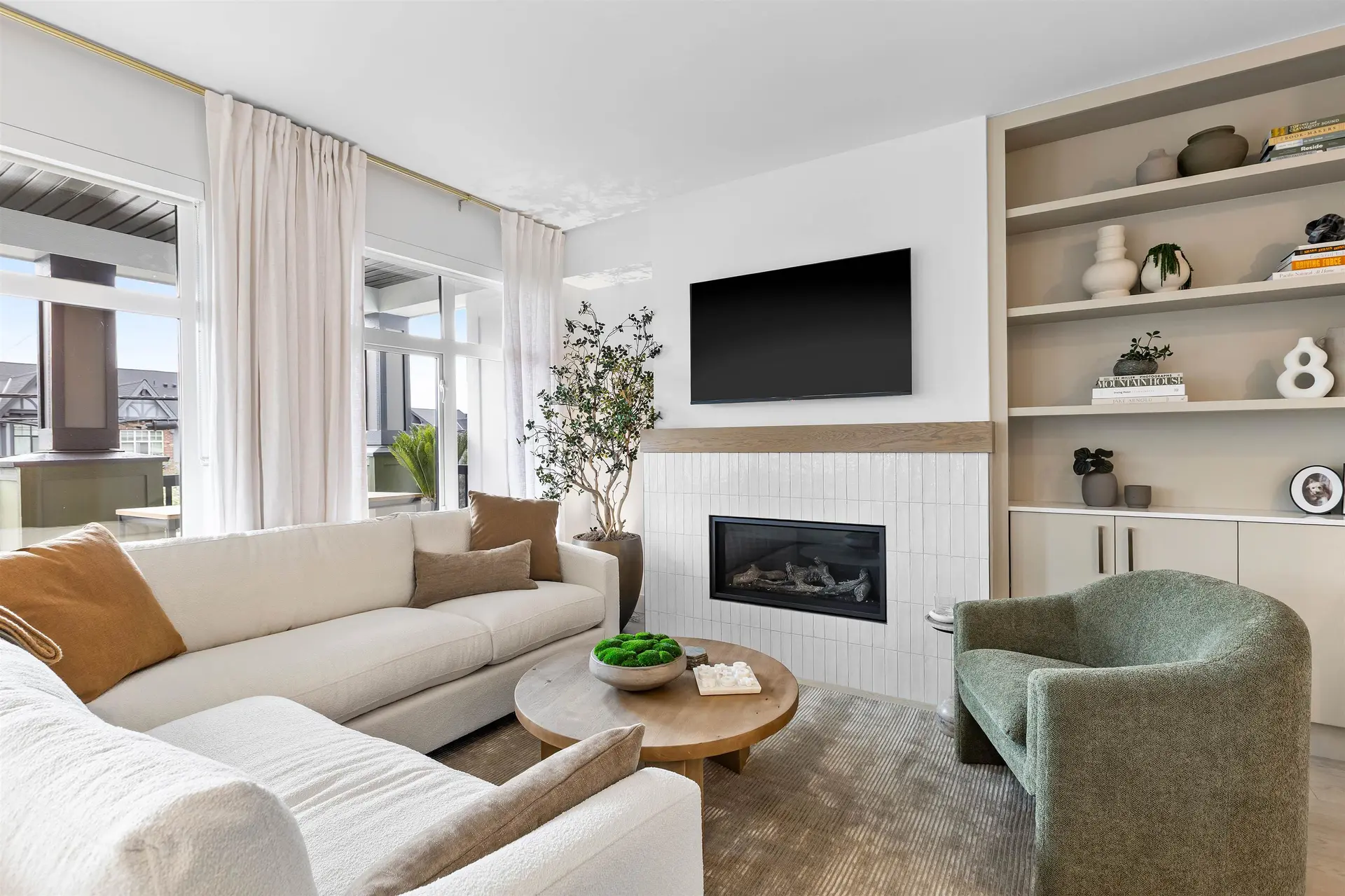 #155 3546 Monson Crescent - Image 2