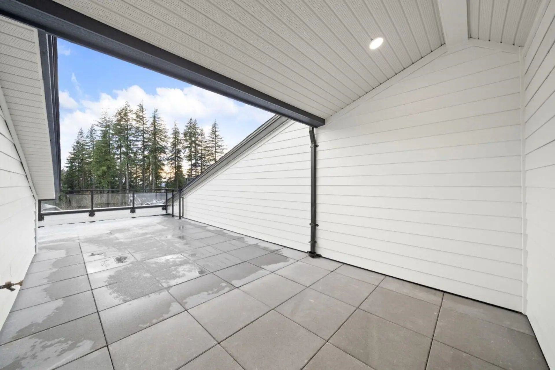 #131 3535 Highland Drive - Image 2