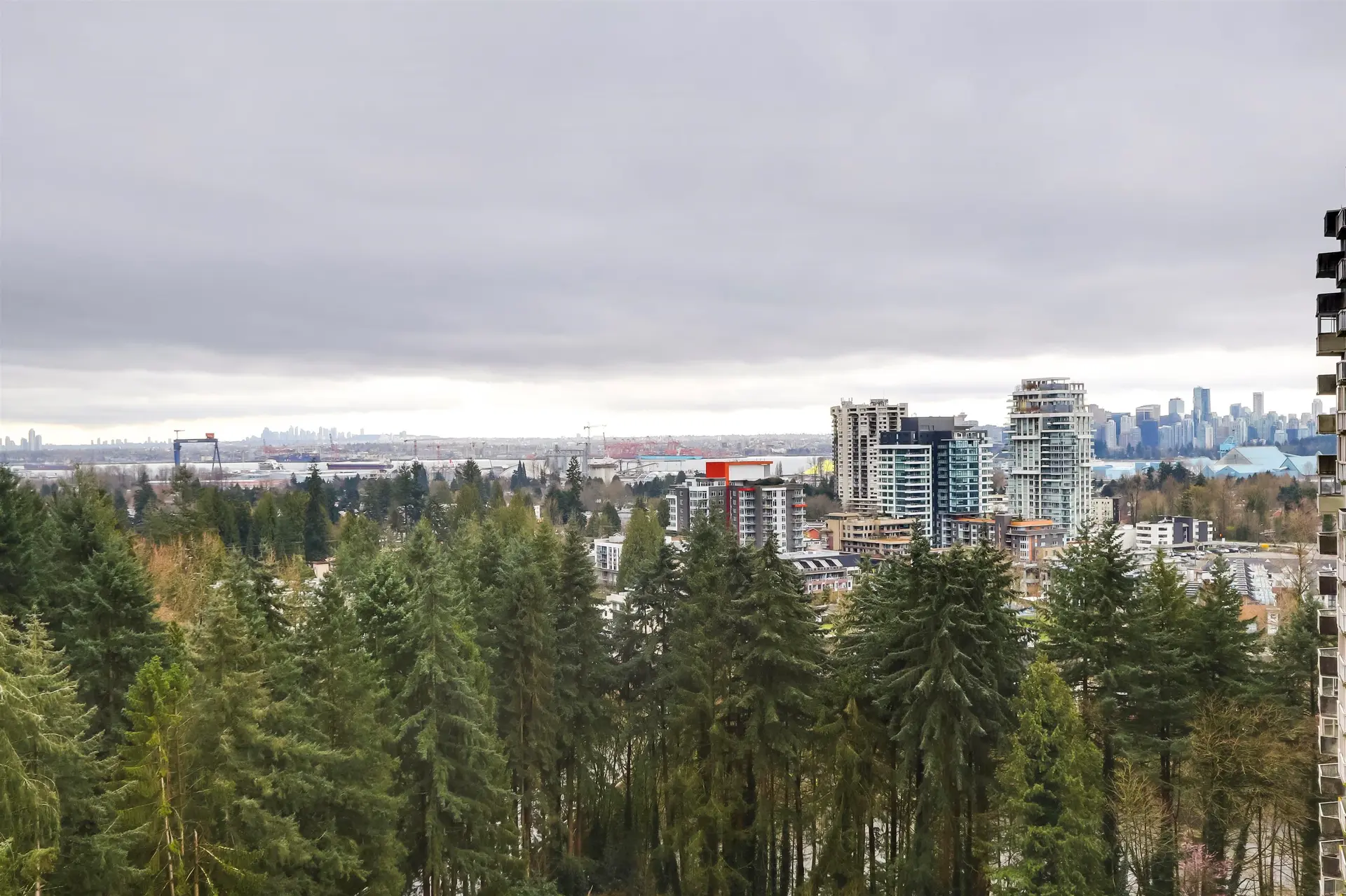 #1411 2016 Fullerton Avenue - Image 3