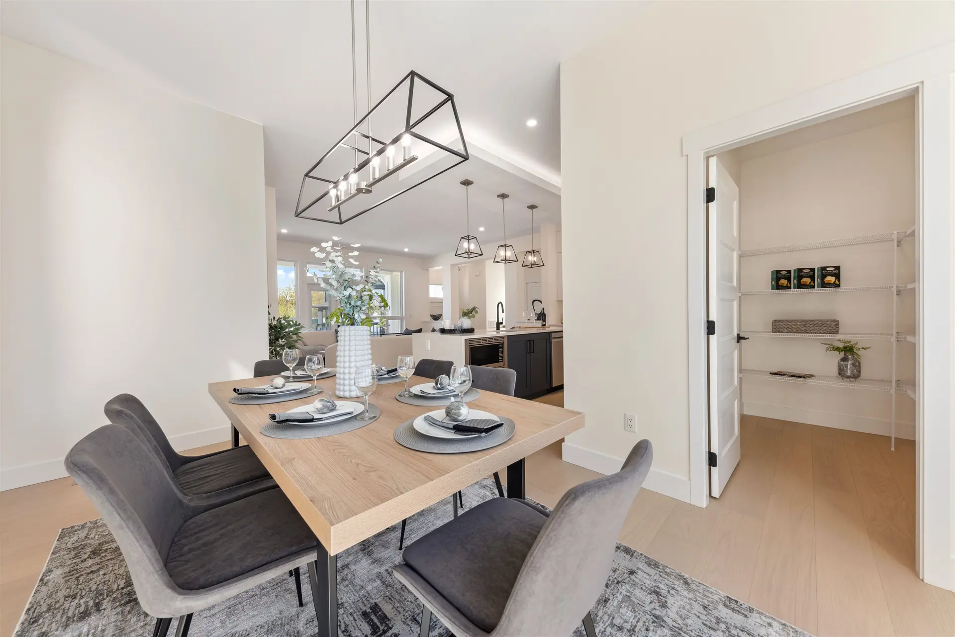 10070 178 Street - Image 11