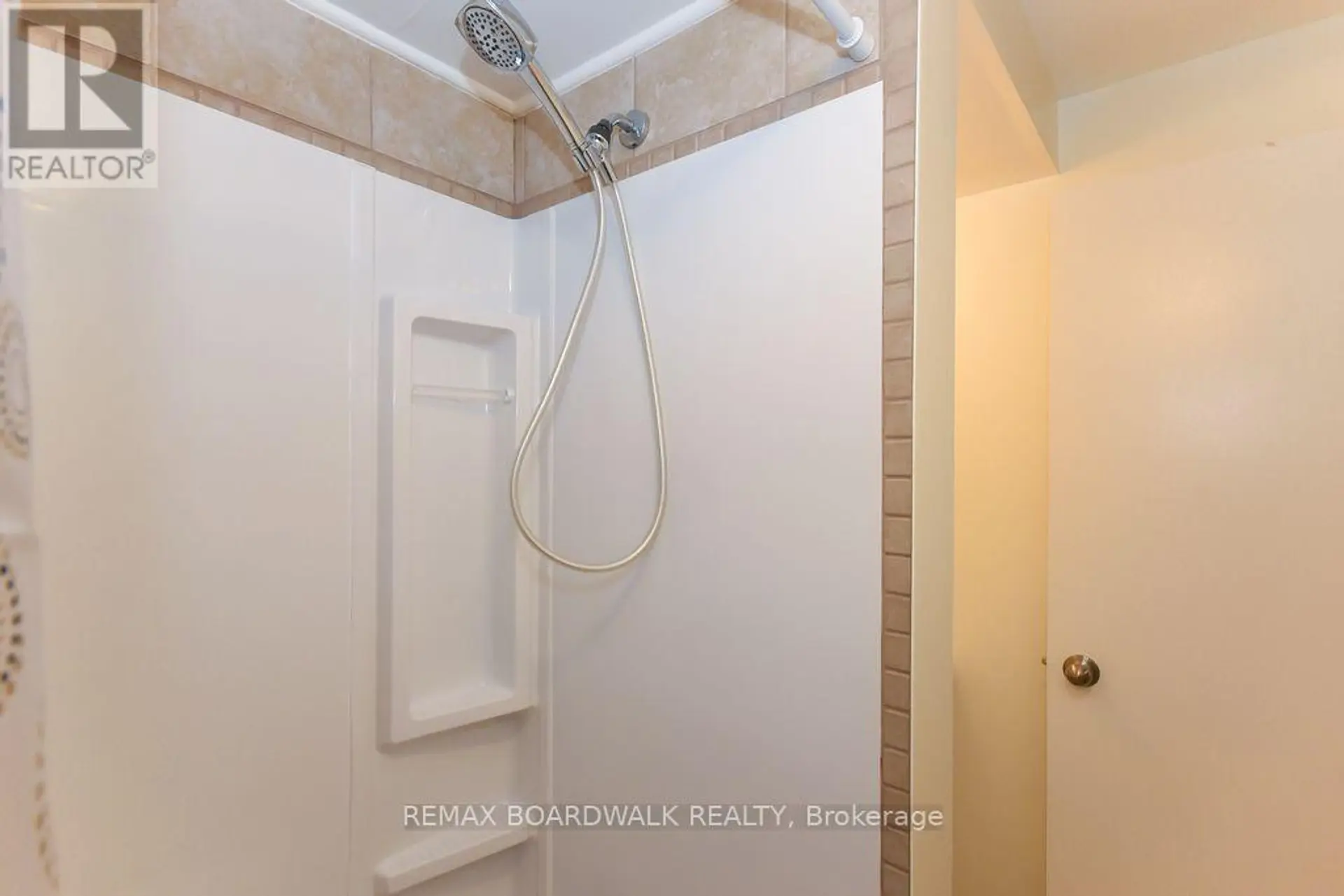 #87A 758 ST. ANDRE DRIVE - Image 18