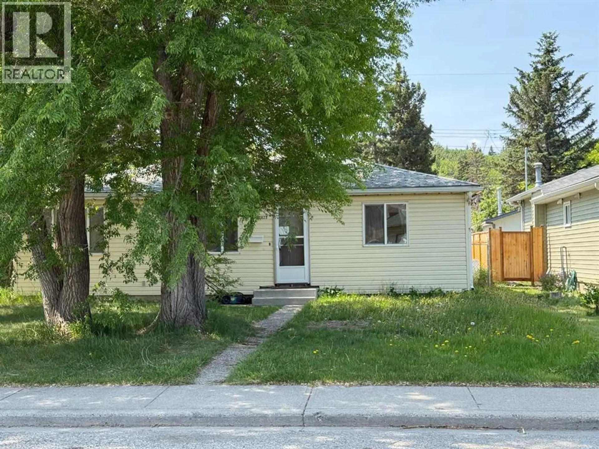 8823 36 Avenue NW - Image 1