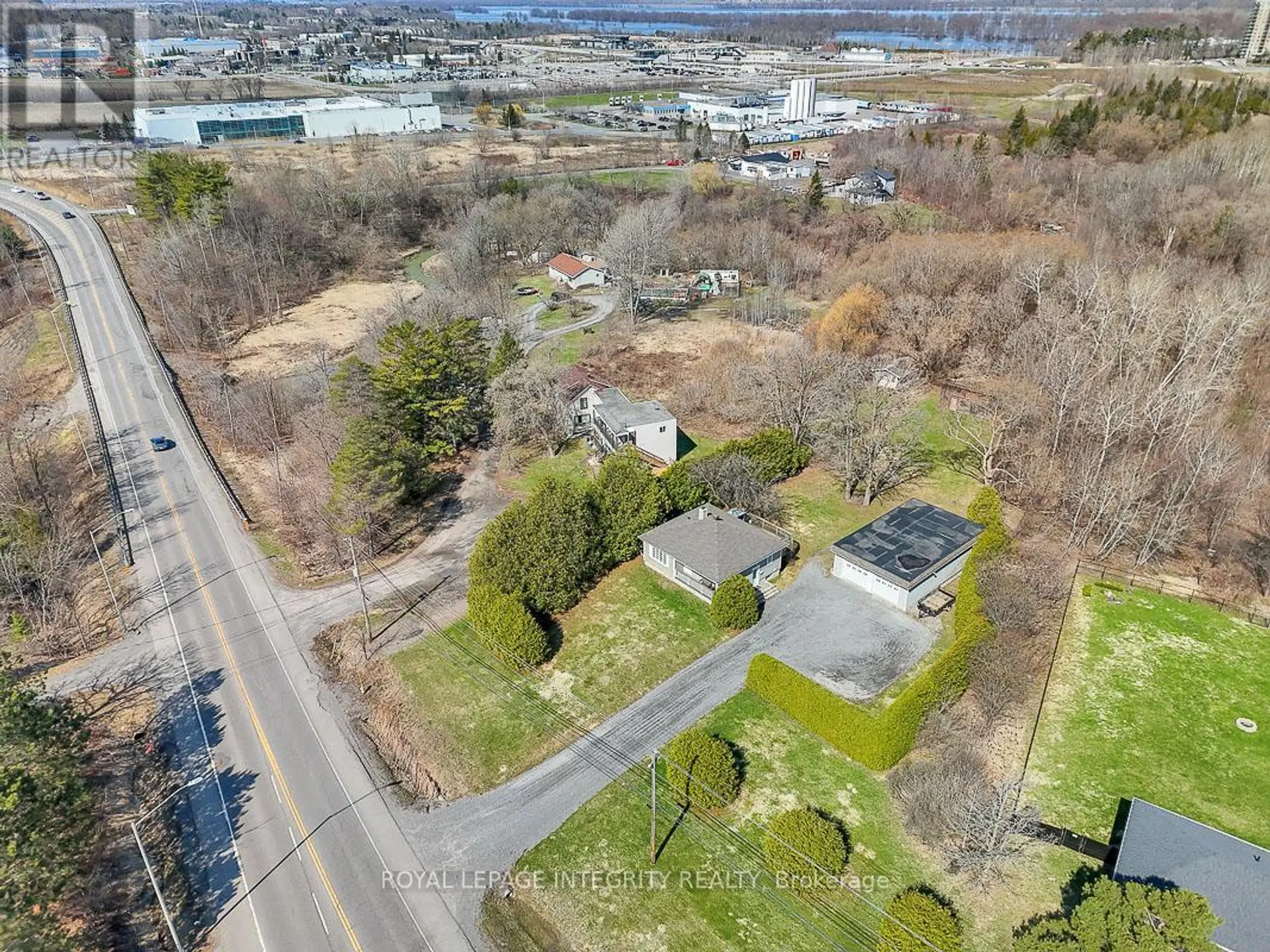 1099 OLD MONTREAL ROAD - Image 9