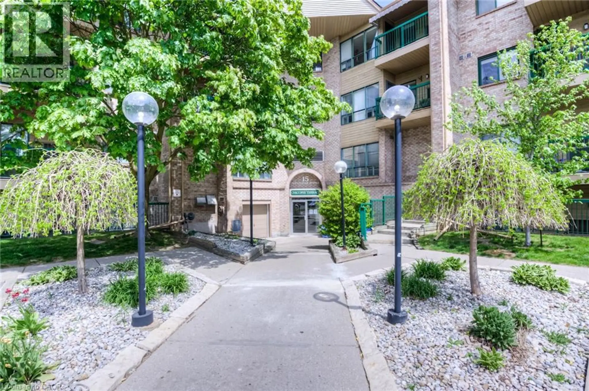 #318 15 HOFSTETTER Avenue - Image 2