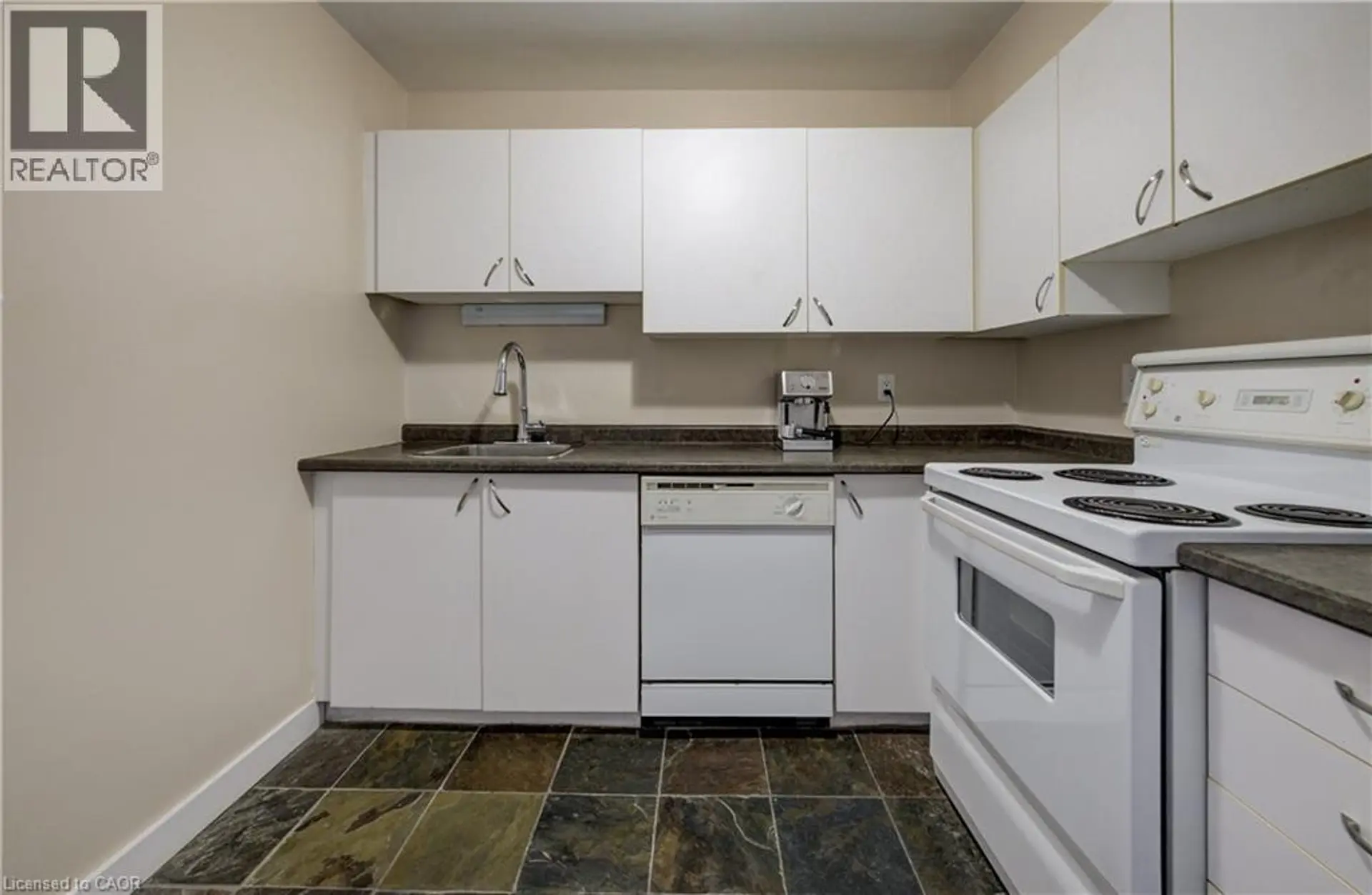 #318 15 HOFSTETTER Avenue - Image 8