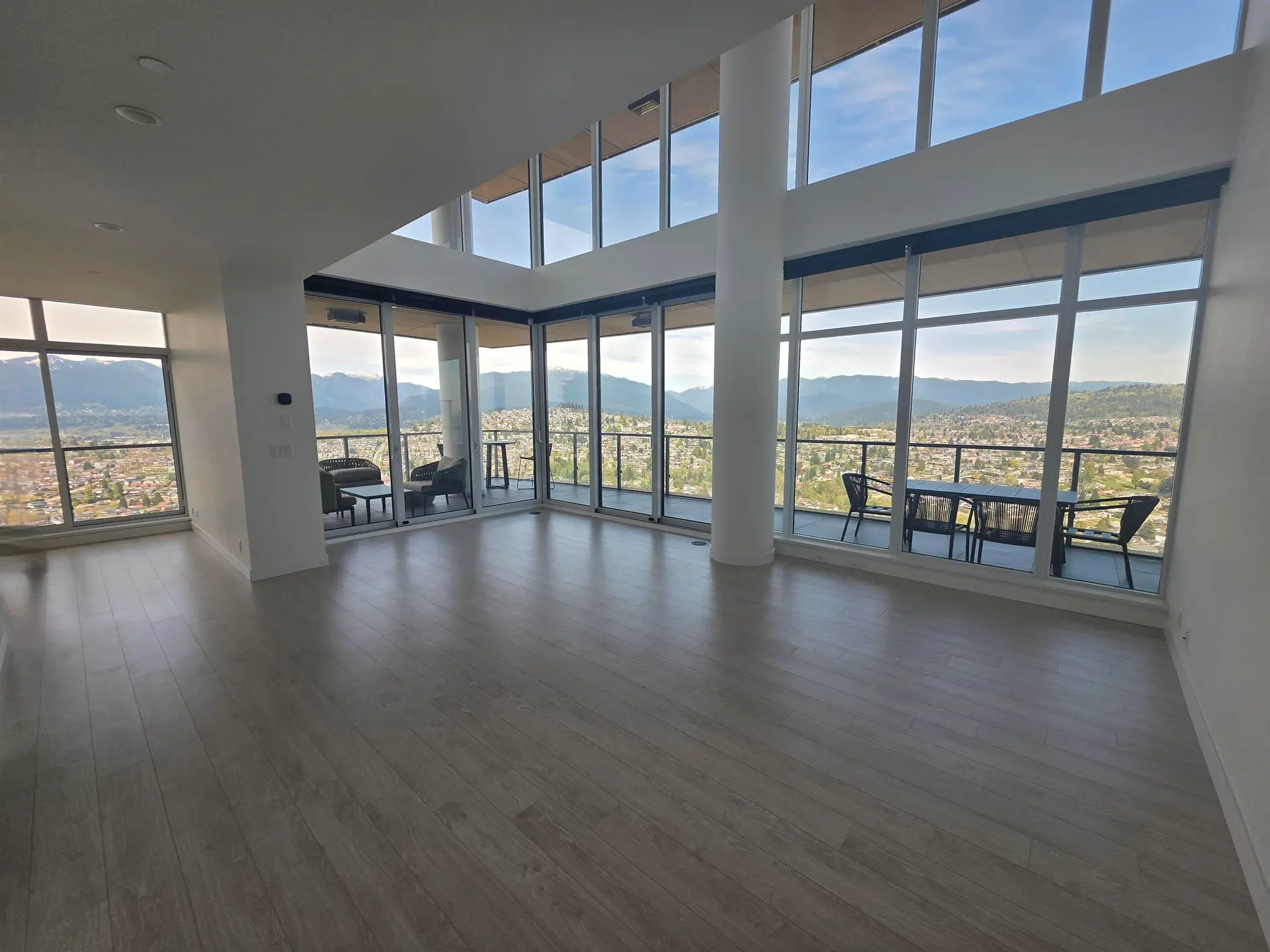 #5404 4880 Lougheed Highway - Image 12