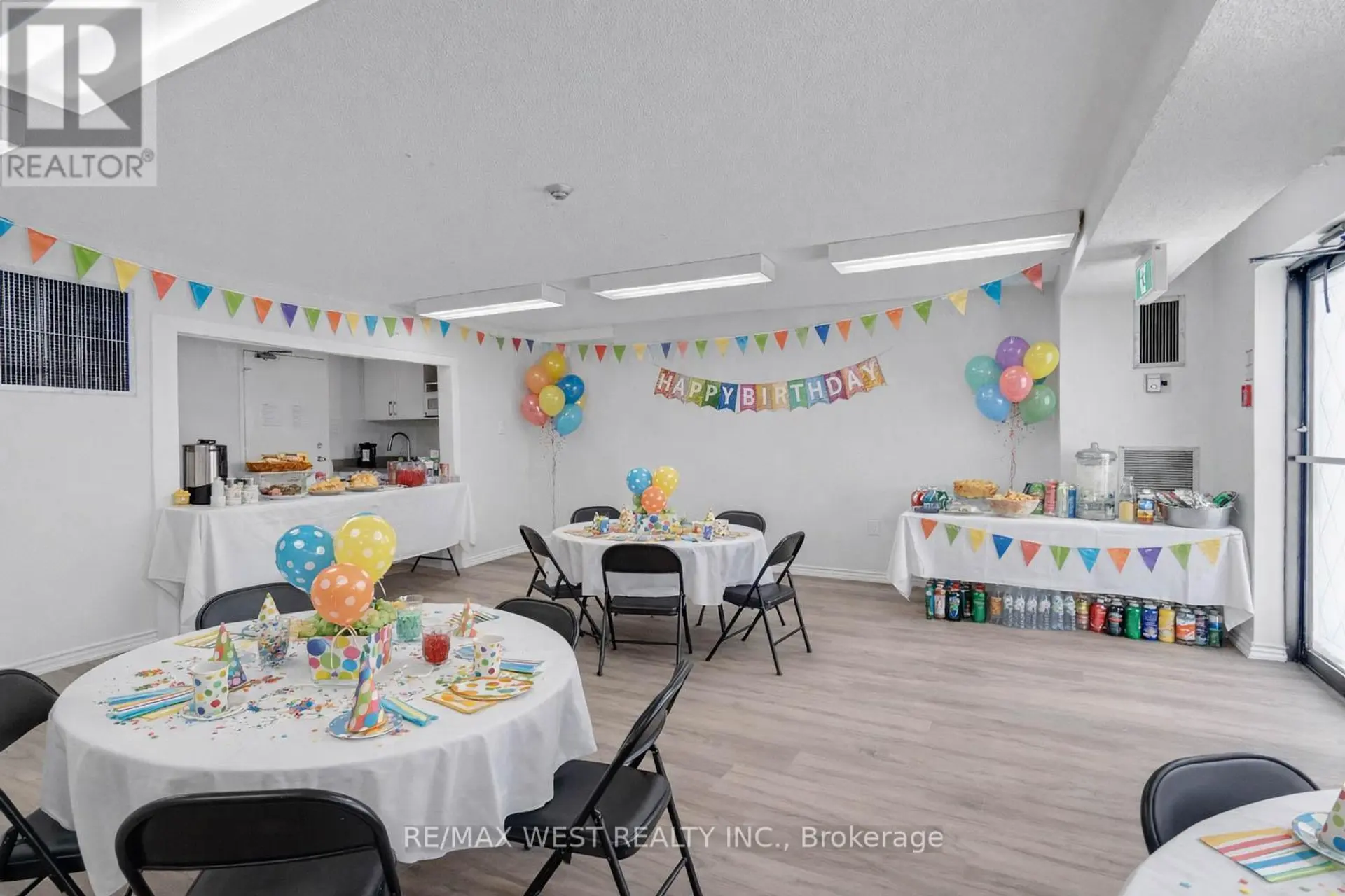 #407 21 KNIGHTSBRIDGE ROAD - Image 9