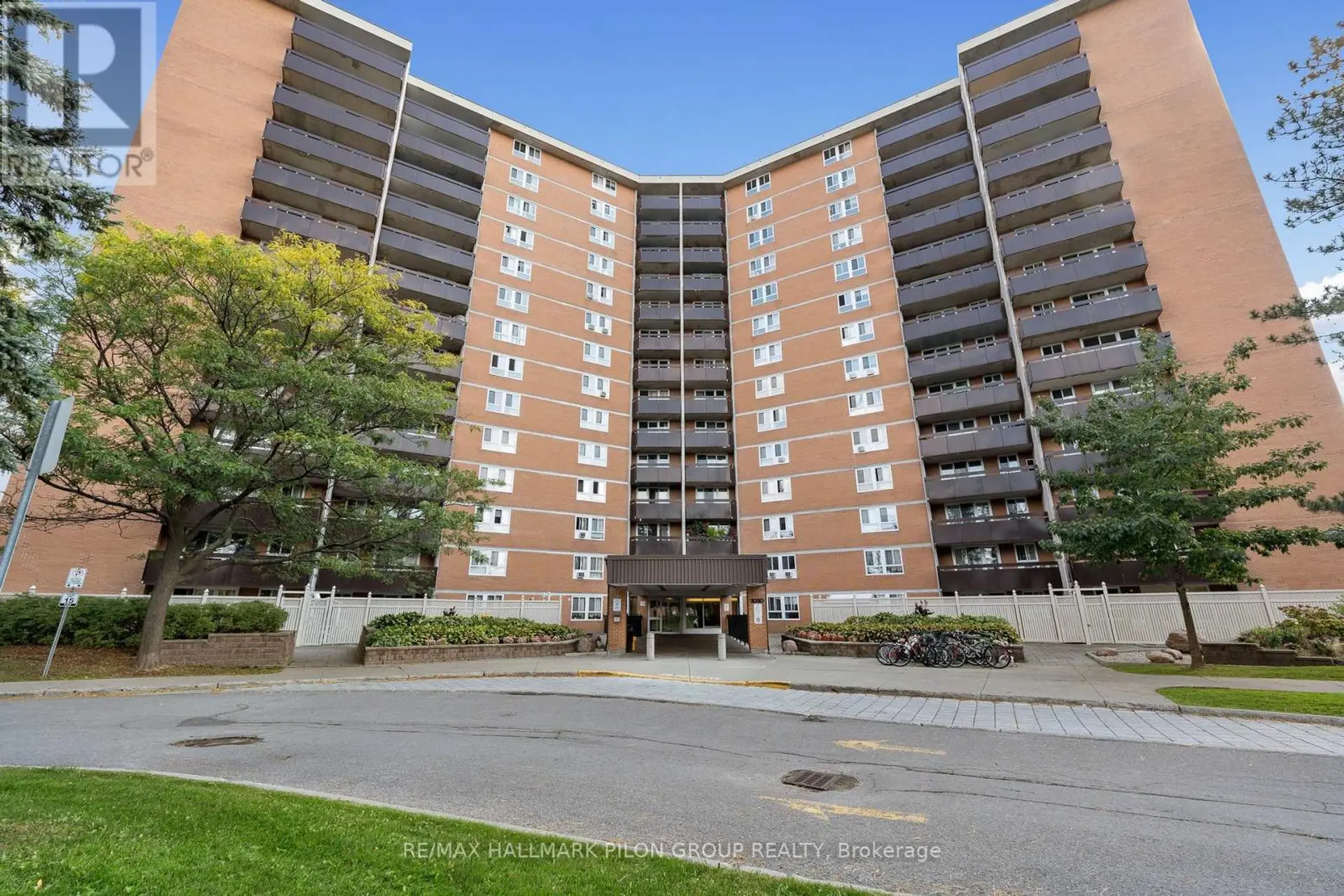 #508 2000 JASMINE CRESCENT - Image 1