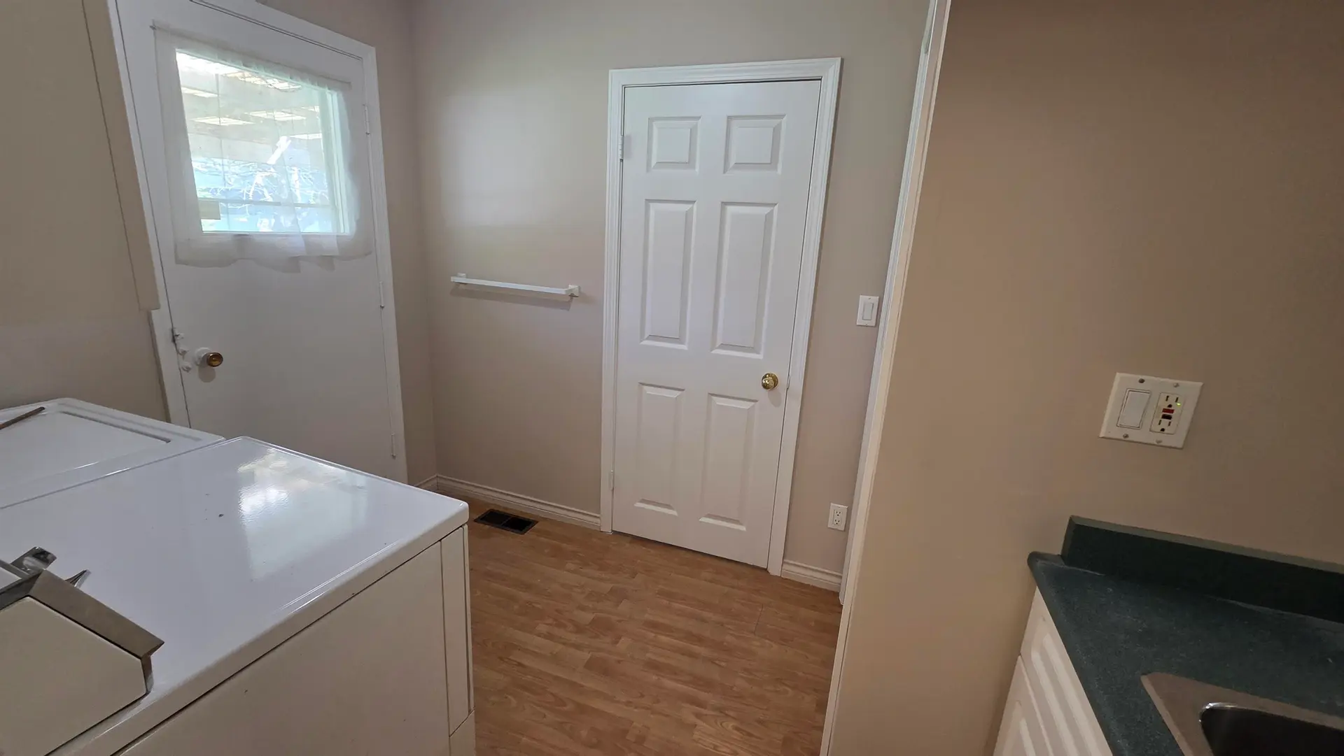 8051 Jones Road - Image 15