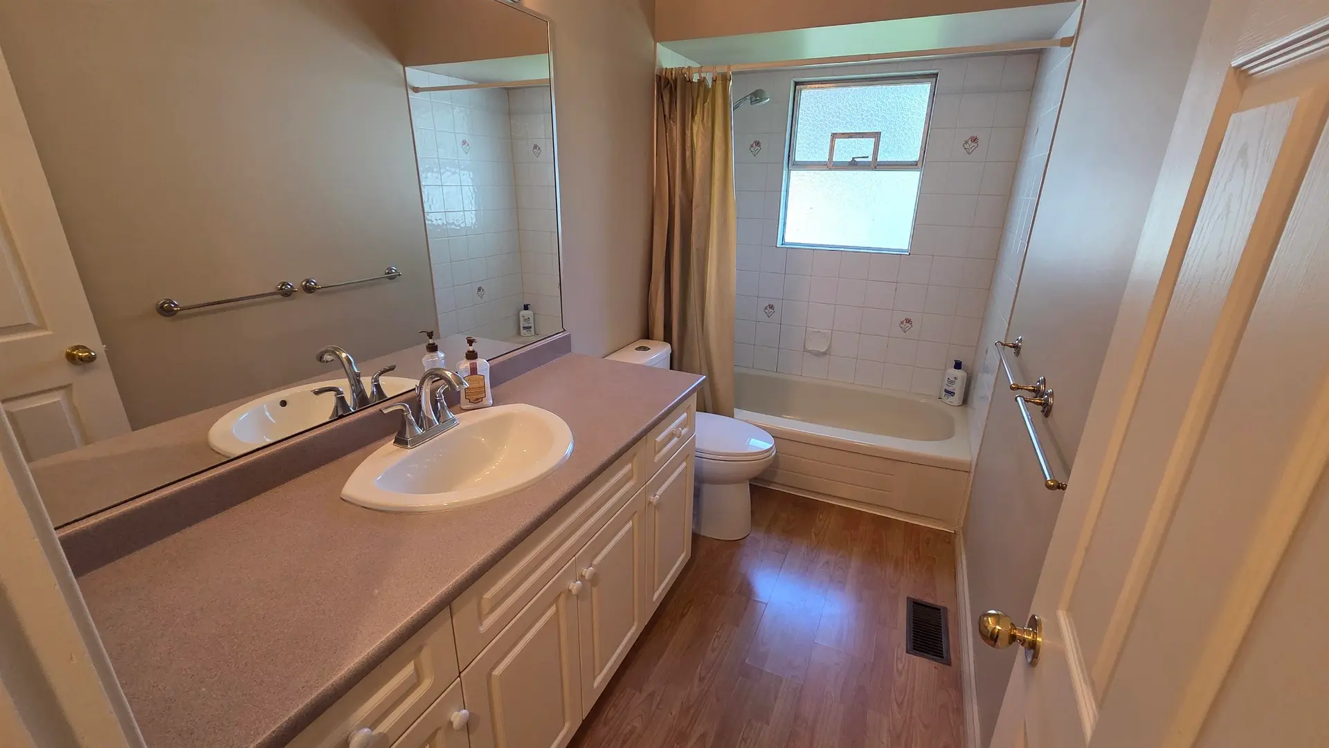 8051 Jones Road - Image 11