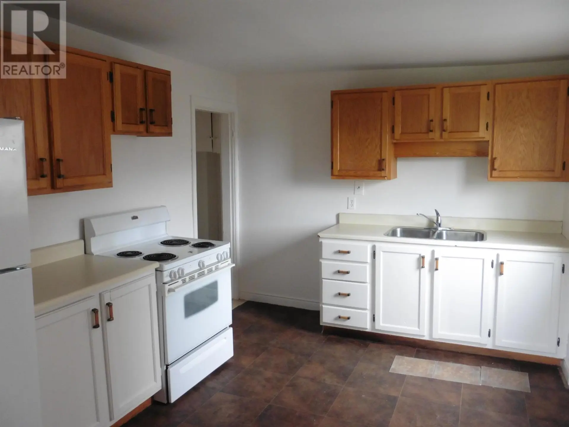 36-38 Upper Hillsborough Street - Image 12