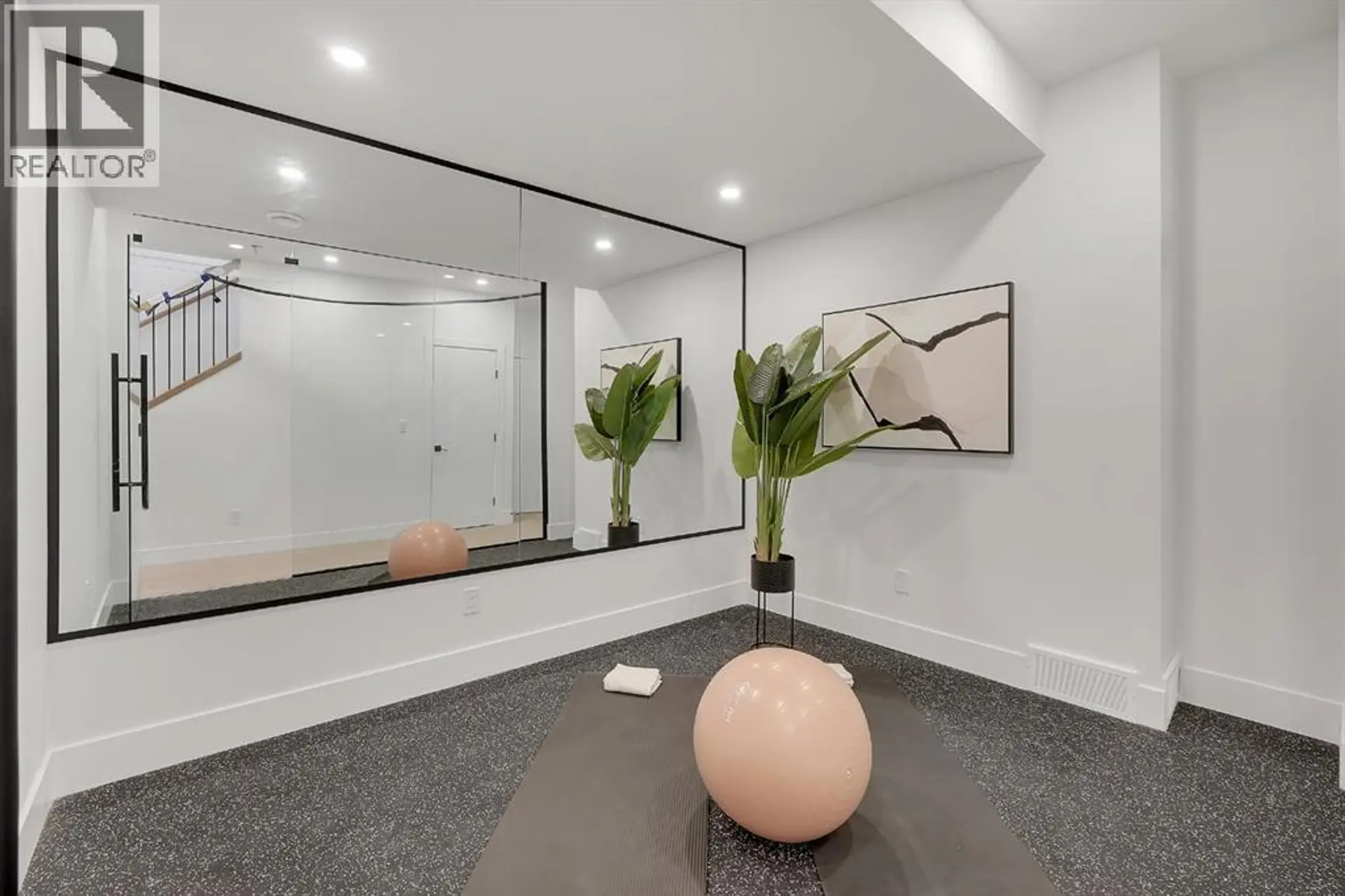 2823 30 Street SW - Image 17