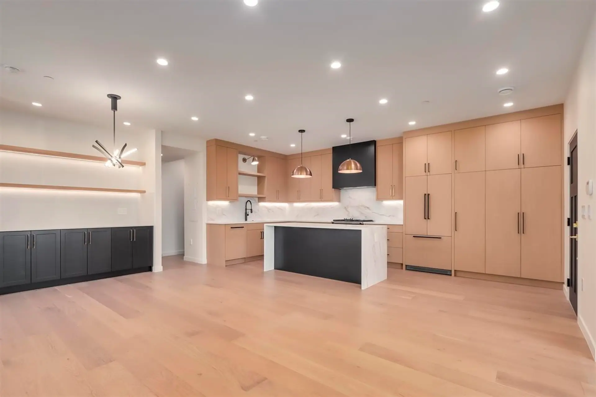 2698 E 5th Avenue - Image 5