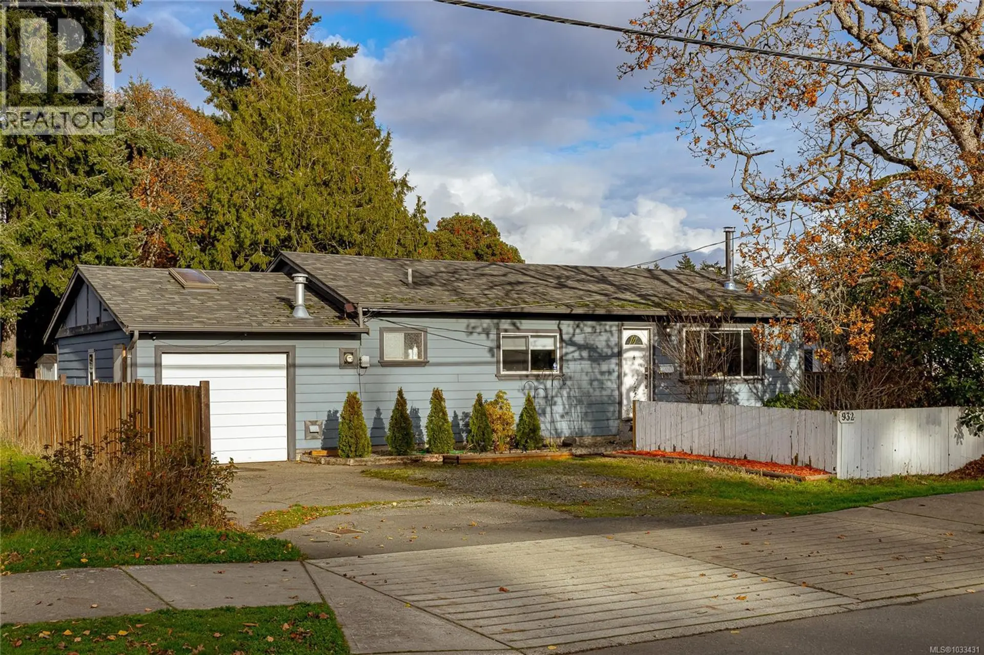 Property at 932 Bray Ave, Langford, BC