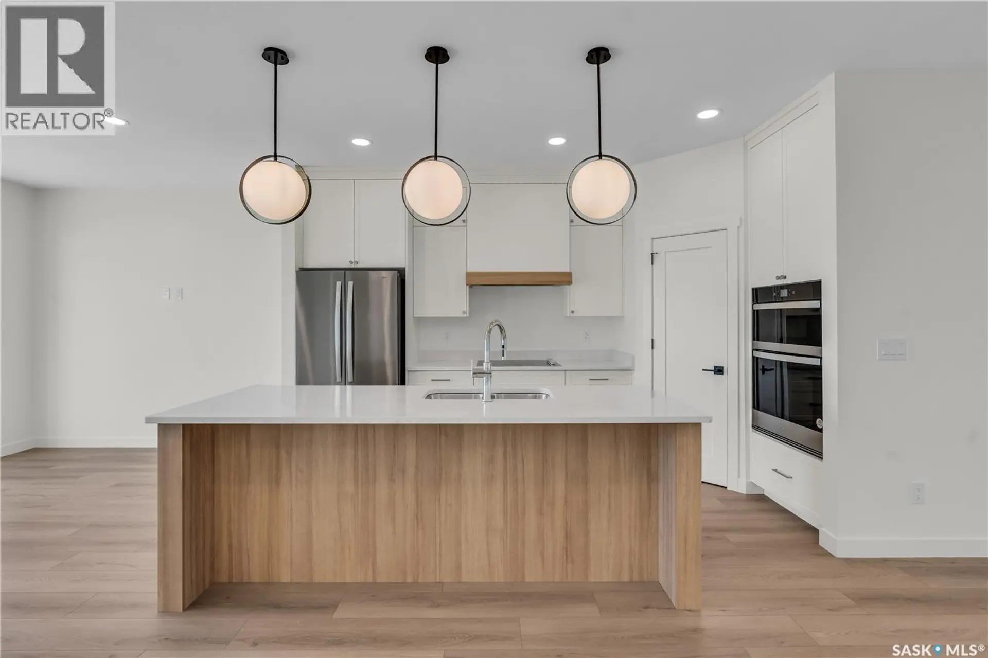 #6 720 Brighton BOULEVARD - Image 3