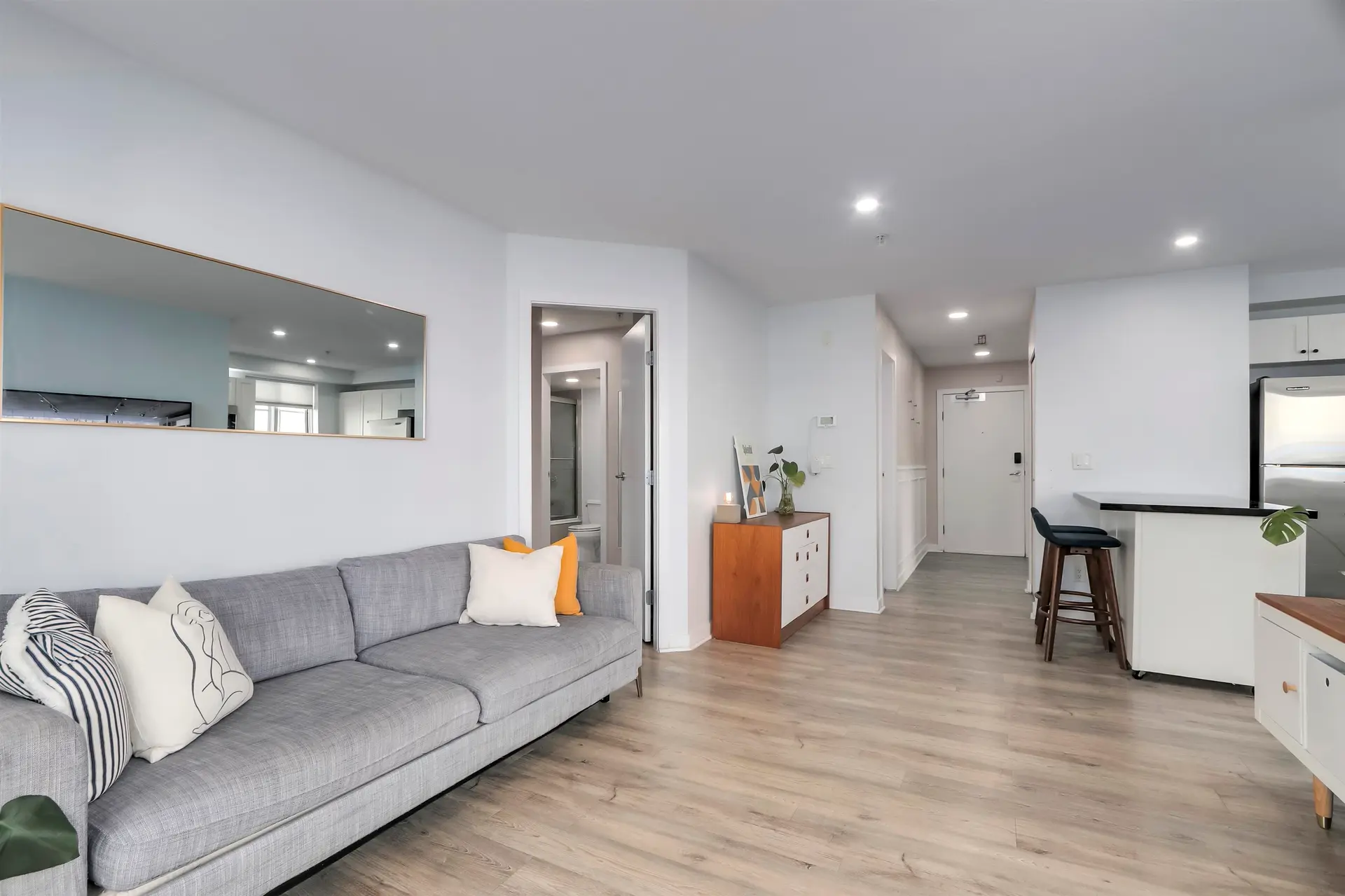 #302 122 E 3rd Street - Image 3