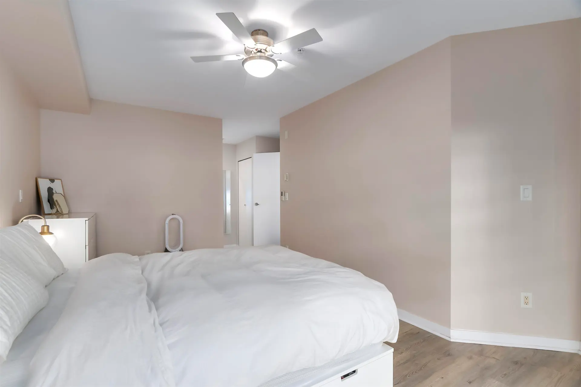 #302 122 E 3rd Street - Image 10